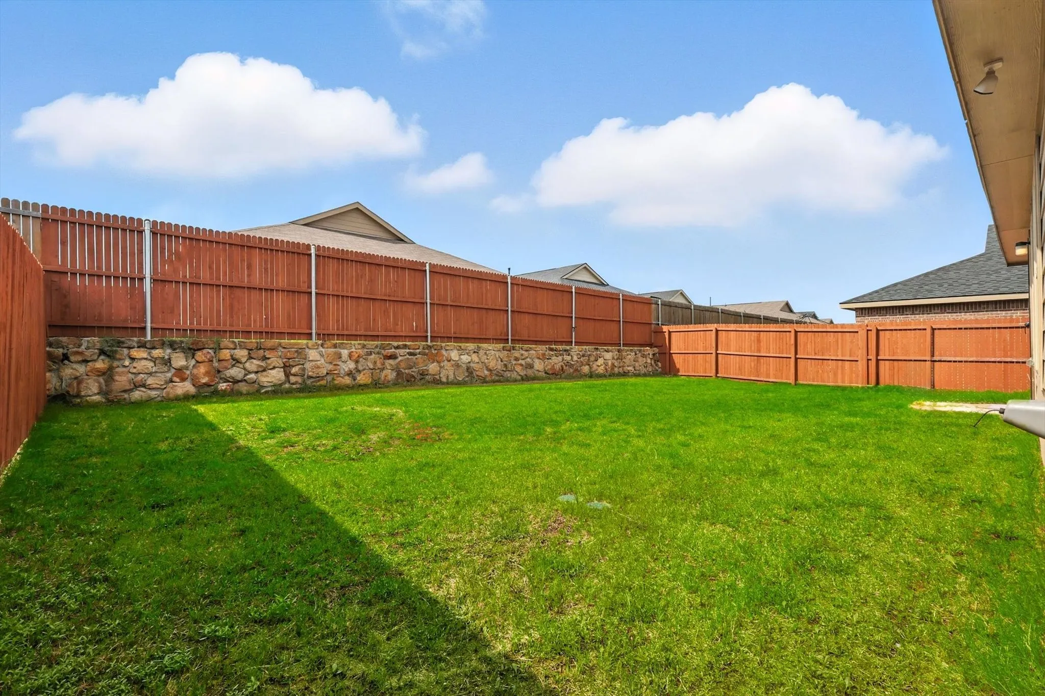 Single Family Residence For Rent in Dallas County , 1653 Bluff View Drive, Hutchins, Texas 75141, 3 Bedrooms, 2 Bathrooms, 2 Garage spaces, 1,325 Sqft, built in 2023, Price $2,200, mls#21339060, Real Estate Agent in Hutchins, Homes For Rent in Dallas county, Homes For Rent in Hutchins, Realtor in Hutchins Texas, Real Estate Brokerage Independent Realty Texas, Luminita Cordes Realtor