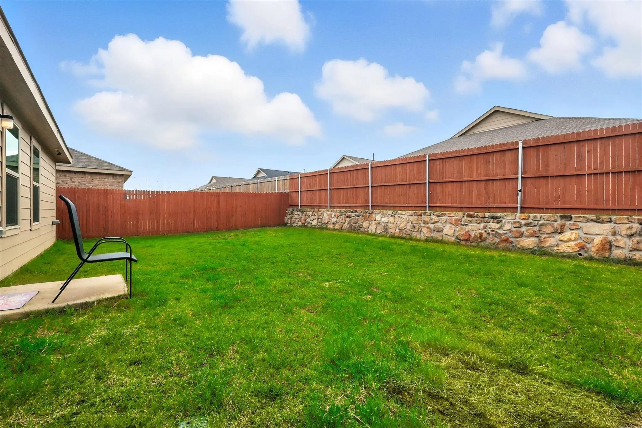 Single Family Residence For Rent in Dallas County , 1653 Bluff View Drive, Hutchins, Texas 75141, 3 Bedrooms, 2 Bathrooms, 2 Garage spaces, 1,325 Sqft, built in 2023, Price $2,200, mls#21339060, Real Estate Agent in Hutchins, Homes For Rent in Dallas county, Homes For Rent in Hutchins, Realtor in Hutchins Texas, Real Estate Brokerage Independent Realty Texas, Luminita Cordes Realtor