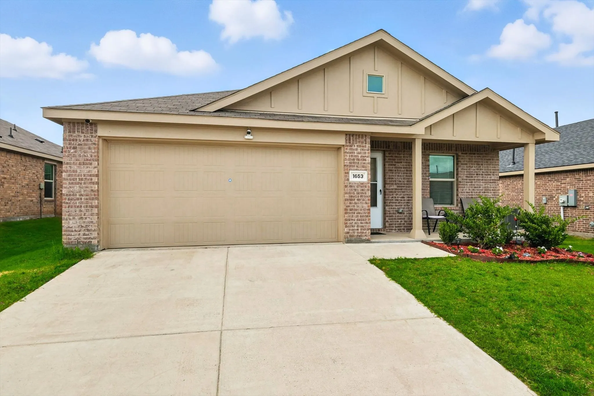 Single Family Residence For Rent in Dallas County , 1653 Bluff View Drive, Hutchins, Texas 75141, 3 Bedrooms, 2 Bathrooms, 2 Garage spaces, 1,325 Sqft, built in 2023, Price $2,200, mls#21339060, Real Estate Agent in Hutchins, Homes For Rent in Dallas county, Homes For Rent in Hutchins, Realtor in Hutchins Texas, Real Estate Brokerage Independent Realty Texas, Luminita Cordes Realtor