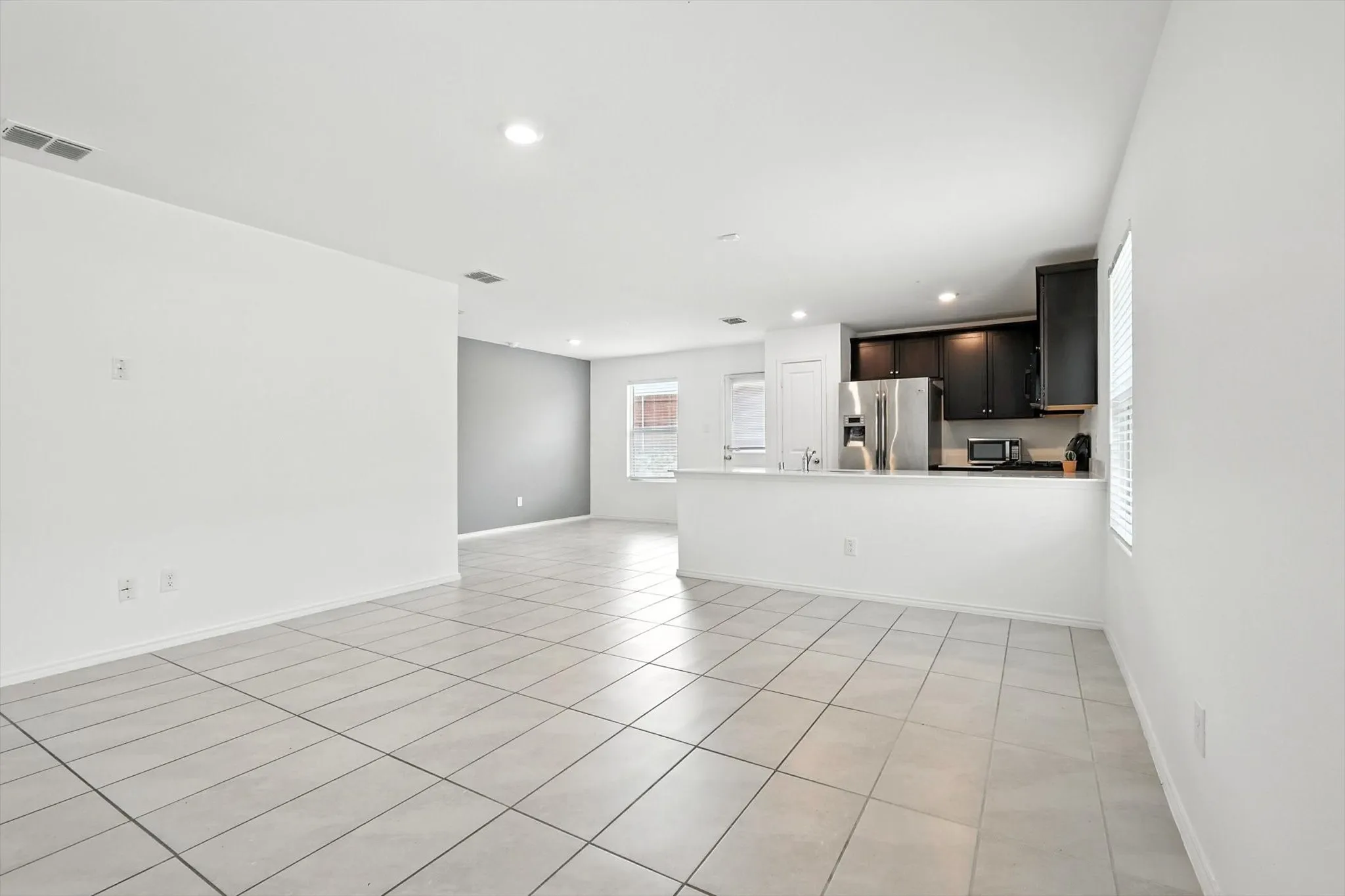 Single Family Residence For Rent in Dallas County , 1653 Bluff View Drive, Hutchins, Texas 75141, 3 Bedrooms, 2 Bathrooms, 2 Garage spaces, 1,325 Sqft, built in 2023, Price $2,200, mls#21339060, Real Estate Agent in Hutchins, Homes For Rent in Dallas county, Homes For Rent in Hutchins, Realtor in Hutchins Texas, Real Estate Brokerage Independent Realty Texas, Luminita Cordes Realtor