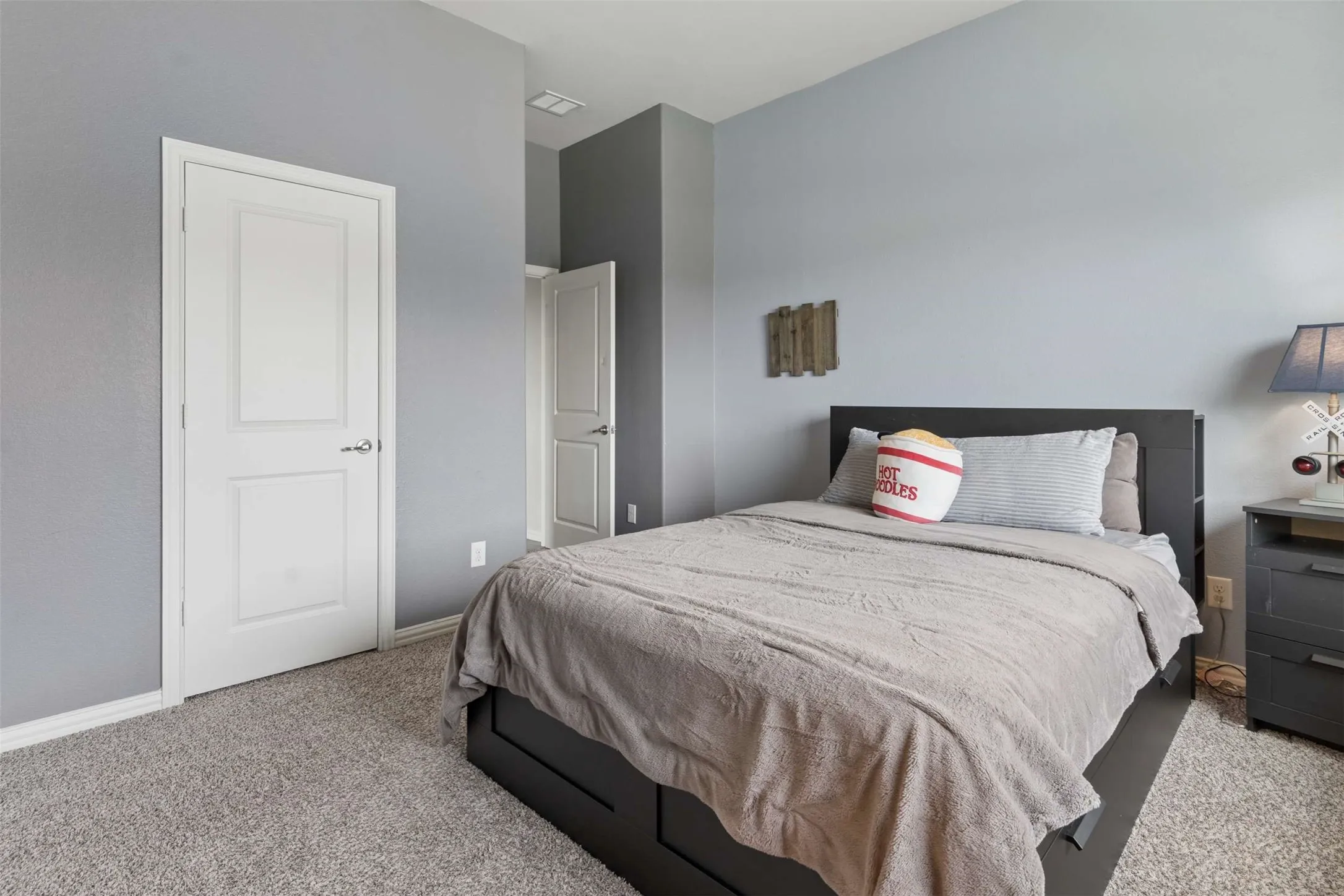 Single Family Residence For Sale in Denton County , 2689 Forest Breeze Drive, Frisco, Texas 75034, 5 Bedroom, 4 Bathroom, 3 Garage spaces, 4,051 Sqft, built in 2014, mls#21338749, Real Estate Agent in Frisco, Homes For Sale in Denton county, Homes For Sale in Frisco, Realtor in Frisco Texas, Real Estate Brokerage Independent Realty Texas, Luminita Cordes Realtor