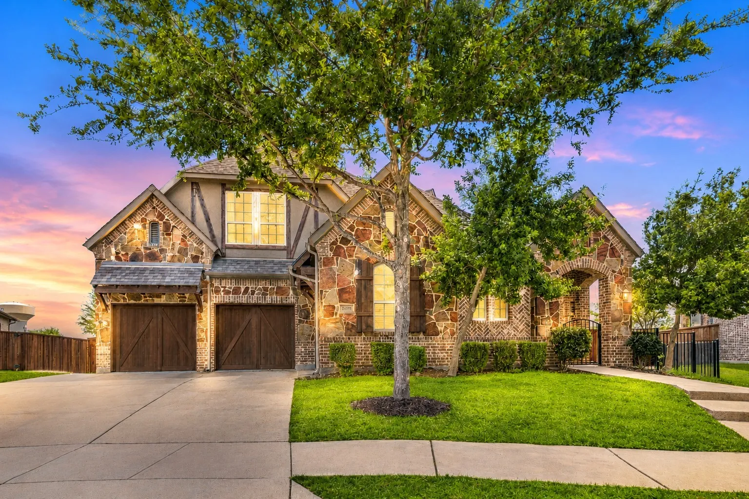 Single Family Residence For Sale in Denton County , 2689 Forest Breeze Drive, Frisco, Texas 75034, 5 Bedroom, 4 Bathroom, 3 Garage spaces, 4,051 Sqft, built in 2014, mls#21338749, Real Estate Agent in Frisco, Homes For Sale in Denton county, Homes For Sale in Frisco, Realtor in Frisco Texas, Real Estate Brokerage Independent Realty Texas, Luminita Cordes Realtor