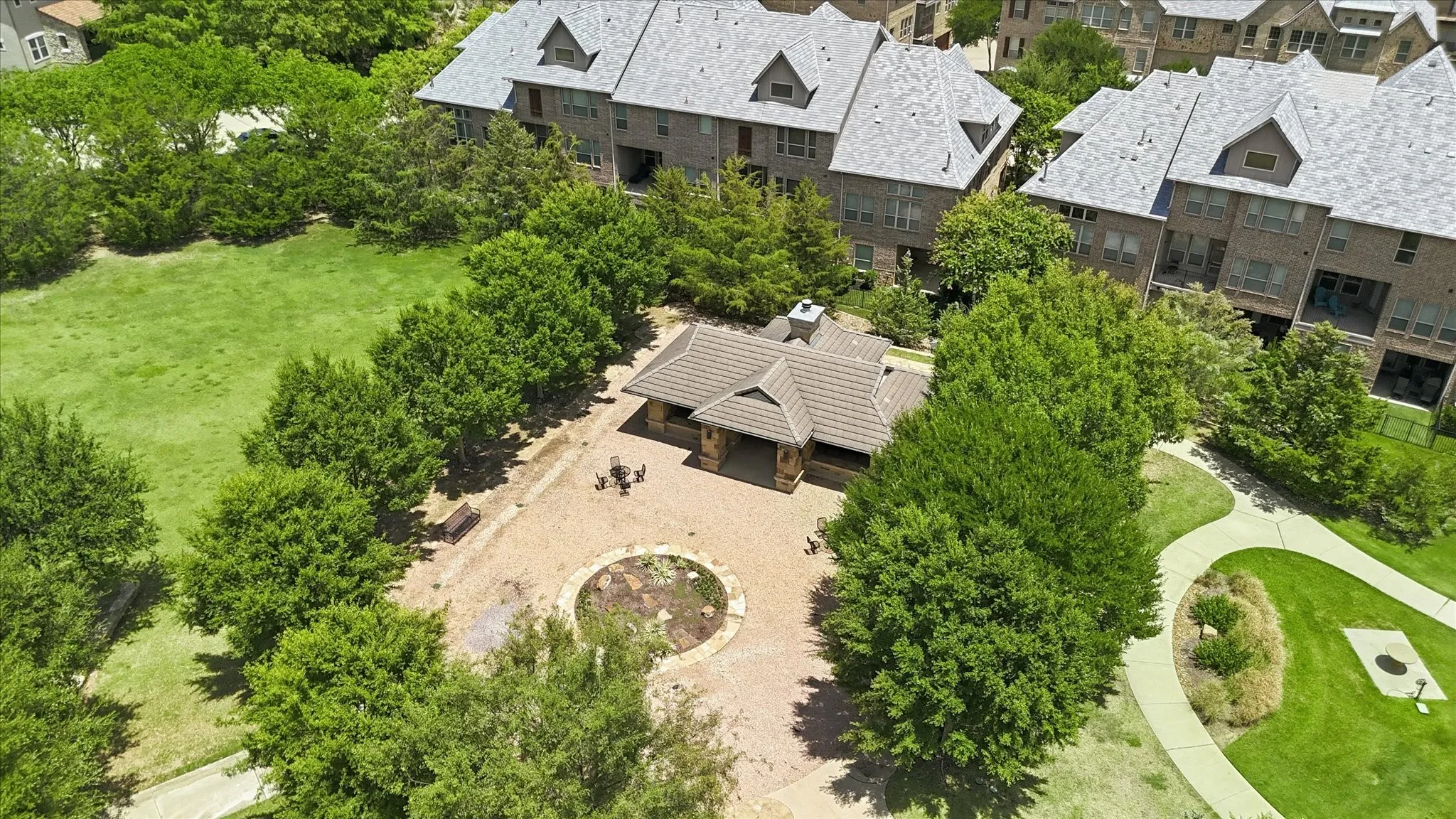 Townhouse For Sale in Dallas County , 521 Reale Drive, Irving, Texas 75039, 3 Bedroom, 4 Bathroom, 2 Garage spaces, 2,610 Sqft, built in 2016, mls#21338550, Real Estate Agent in Irving, Homes For Sale in Dallas county, Homes For Sale in Irving, Realtor in Irving Texas, Real Estate Brokerage Independent Realty Texas, Luminita Cordes Realtor