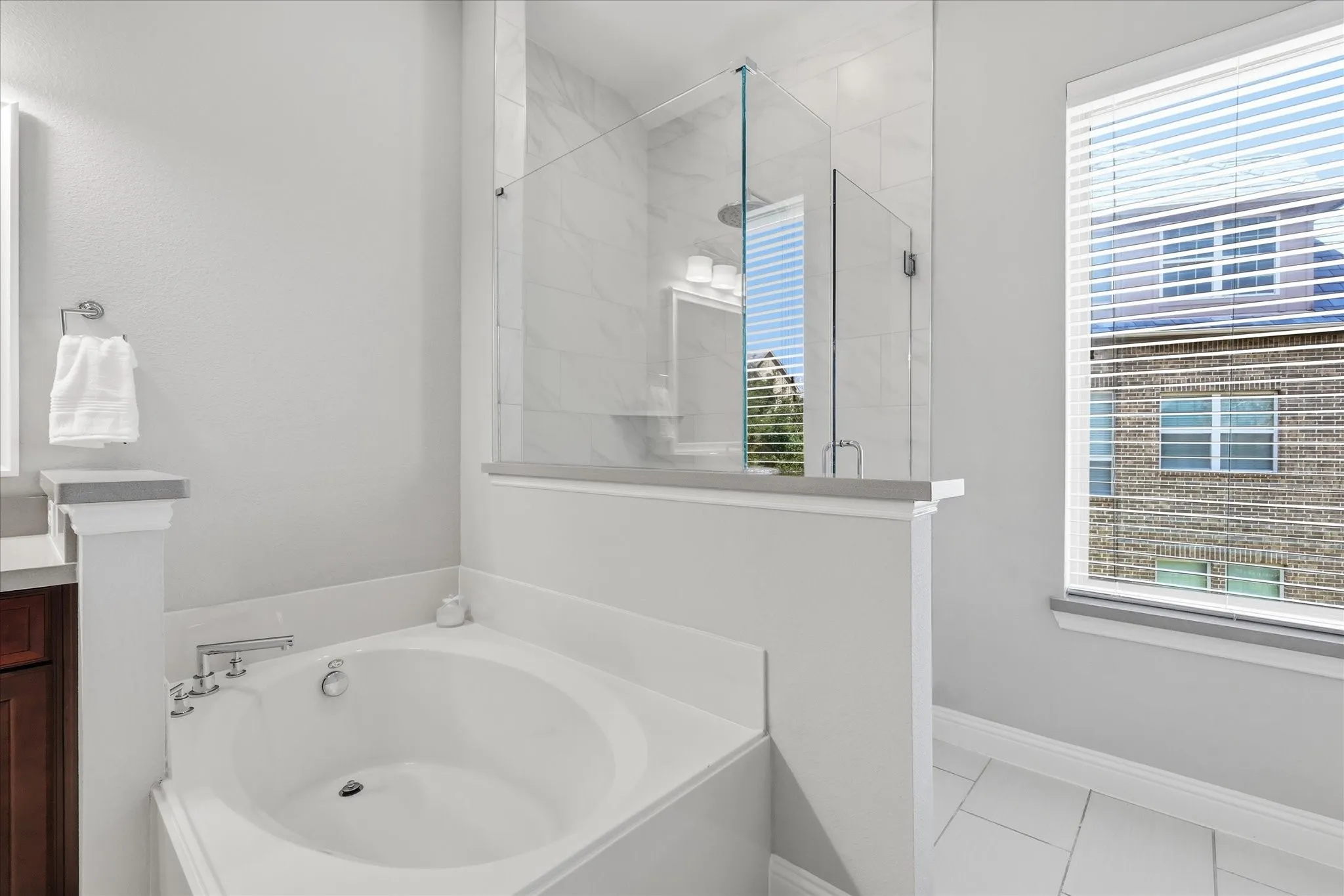 Townhouse For Sale in Dallas County , 521 Reale Drive, Irving, Texas 75039, 3 Bedroom, 4 Bathroom, 2 Garage spaces, 2,610 Sqft, built in 2016, mls#21338550, Real Estate Agent in Irving, Homes For Sale in Dallas county, Homes For Sale in Irving, Realtor in Irving Texas, Real Estate Brokerage Independent Realty Texas, Luminita Cordes Realtor