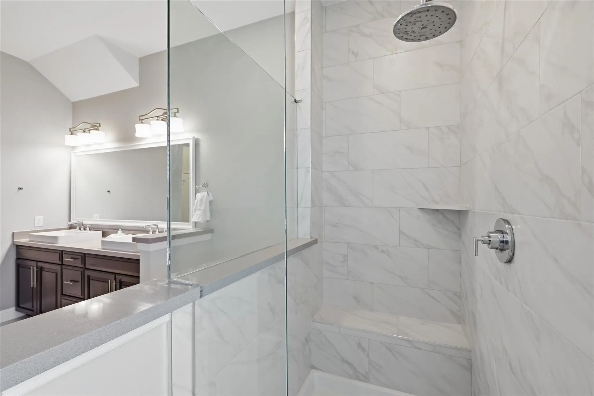 Townhouse For Sale in Dallas County , 521 Reale Drive, Irving, Texas 75039, 3 Bedroom, 4 Bathroom, 2 Garage spaces, 2,610 Sqft, built in 2016, mls#21338550, Real Estate Agent in Irving, Homes For Sale in Dallas county, Homes For Sale in Irving, Realtor in Irving Texas, Real Estate Brokerage Independent Realty Texas, Luminita Cordes Realtor
