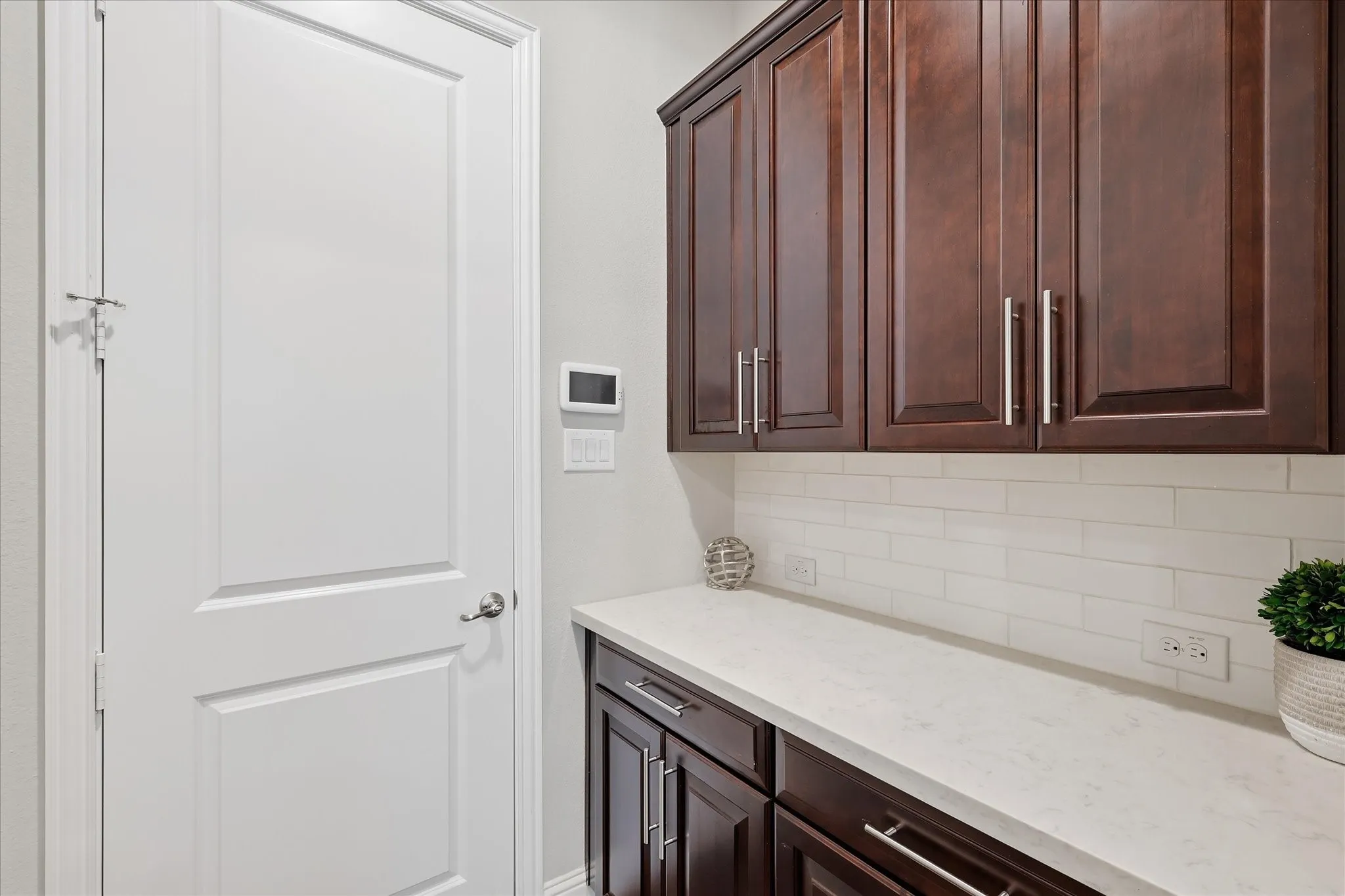 Townhouse For Sale in Dallas County , 521 Reale Drive, Irving, Texas 75039, 3 Bedroom, 4 Bathroom, 2 Garage spaces, 2,610 Sqft, built in 2016, mls#21338550, Real Estate Agent in Irving, Homes For Sale in Dallas county, Homes For Sale in Irving, Realtor in Irving Texas, Real Estate Brokerage Independent Realty Texas, Luminita Cordes Realtor