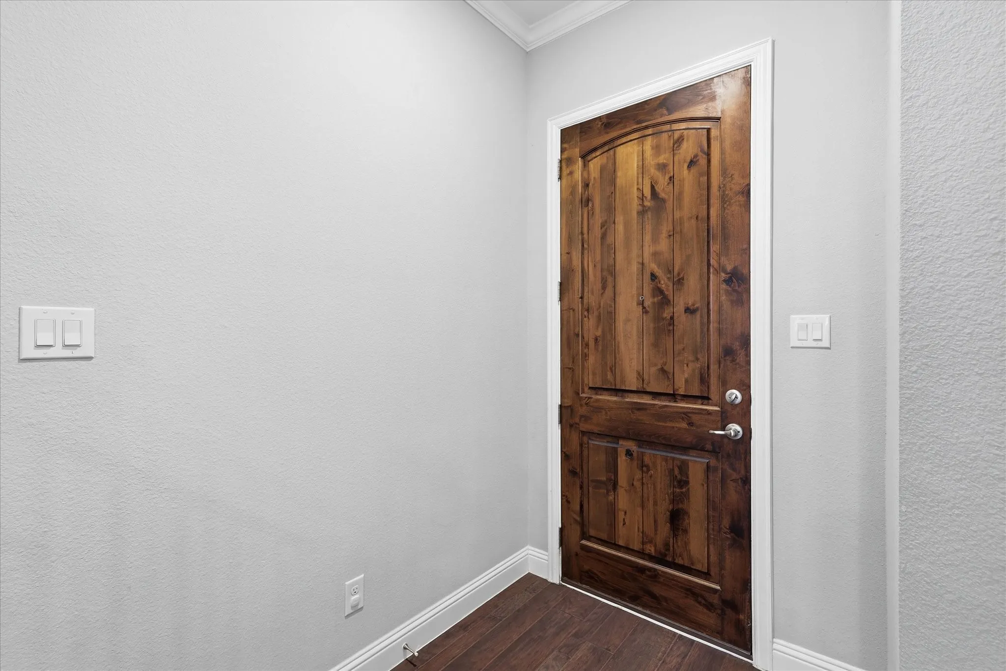 Townhouse For Sale in Dallas County , 521 Reale Drive, Irving, Texas 75039, 3 Bedroom, 4 Bathroom, 2 Garage spaces, 2,610 Sqft, built in 2016, mls#21338550, Real Estate Agent in Irving, Homes For Sale in Dallas county, Homes For Sale in Irving, Realtor in Irving Texas, Real Estate Brokerage Independent Realty Texas, Luminita Cordes Realtor