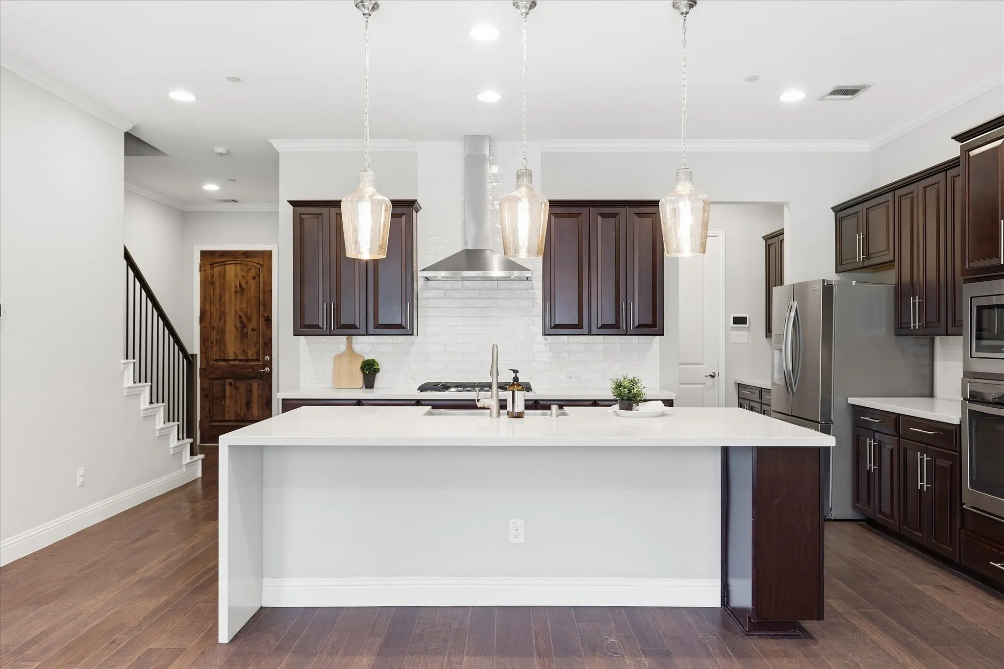 Townhouse For Sale in Dallas County , 521 Reale Drive, Irving, Texas 75039, 3 Bedroom, 4 Bathroom, 2 Garage spaces, 2,610 Sqft, built in 2016, mls#21338550, Real Estate Agent in Irving, Homes For Sale in Dallas county, Homes For Sale in Irving, Realtor in Irving Texas, Real Estate Brokerage Independent Realty Texas, Luminita Cordes Realtor