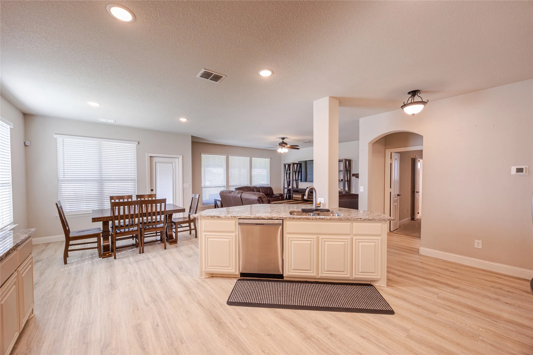 Single Family Residence For Sale in Rockwall County , 1519 Pisa Court, Mclendon Chisholm, Texas 75032, 5 Bedroom, 4 Bathroom, 3 Garage spaces, 3,261 Sqft, built in 2021, mls#21338681, Real Estate Agent in Mclendon Chisholm, Homes For Sale in Rockwall county, Homes For Sale in Mclendon Chisholm, Realtor in Mclendon Chisholm Texas, Real Estate Brokerage Independent Realty Texas, Luminita Cordes Realtor