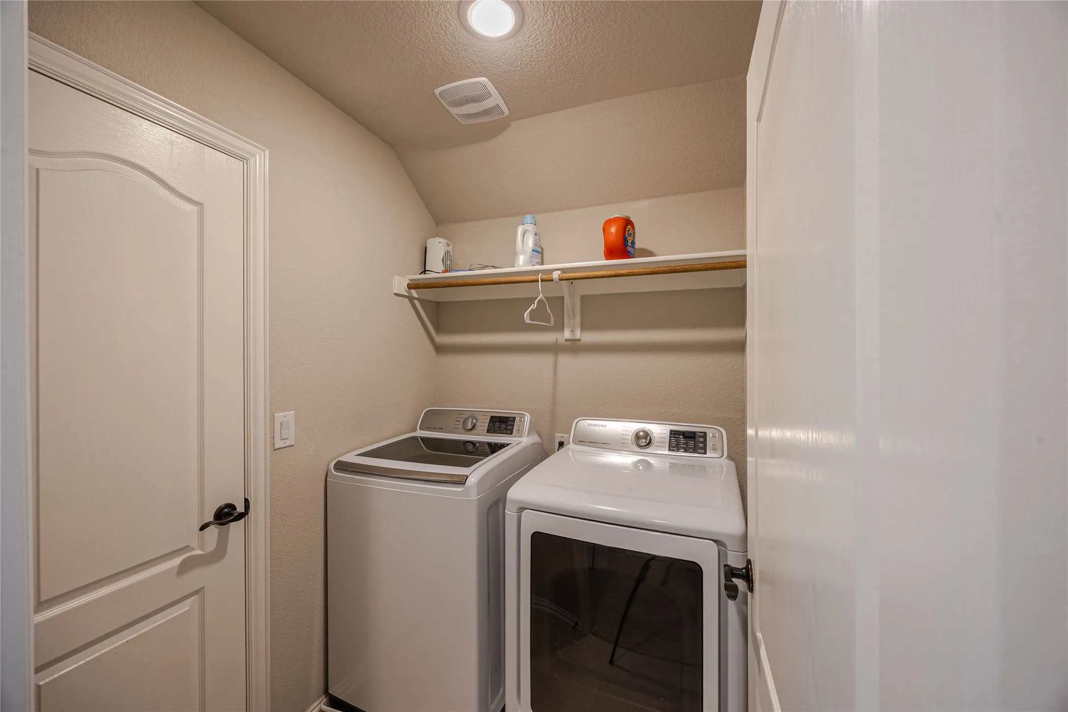2nd floor laundry room