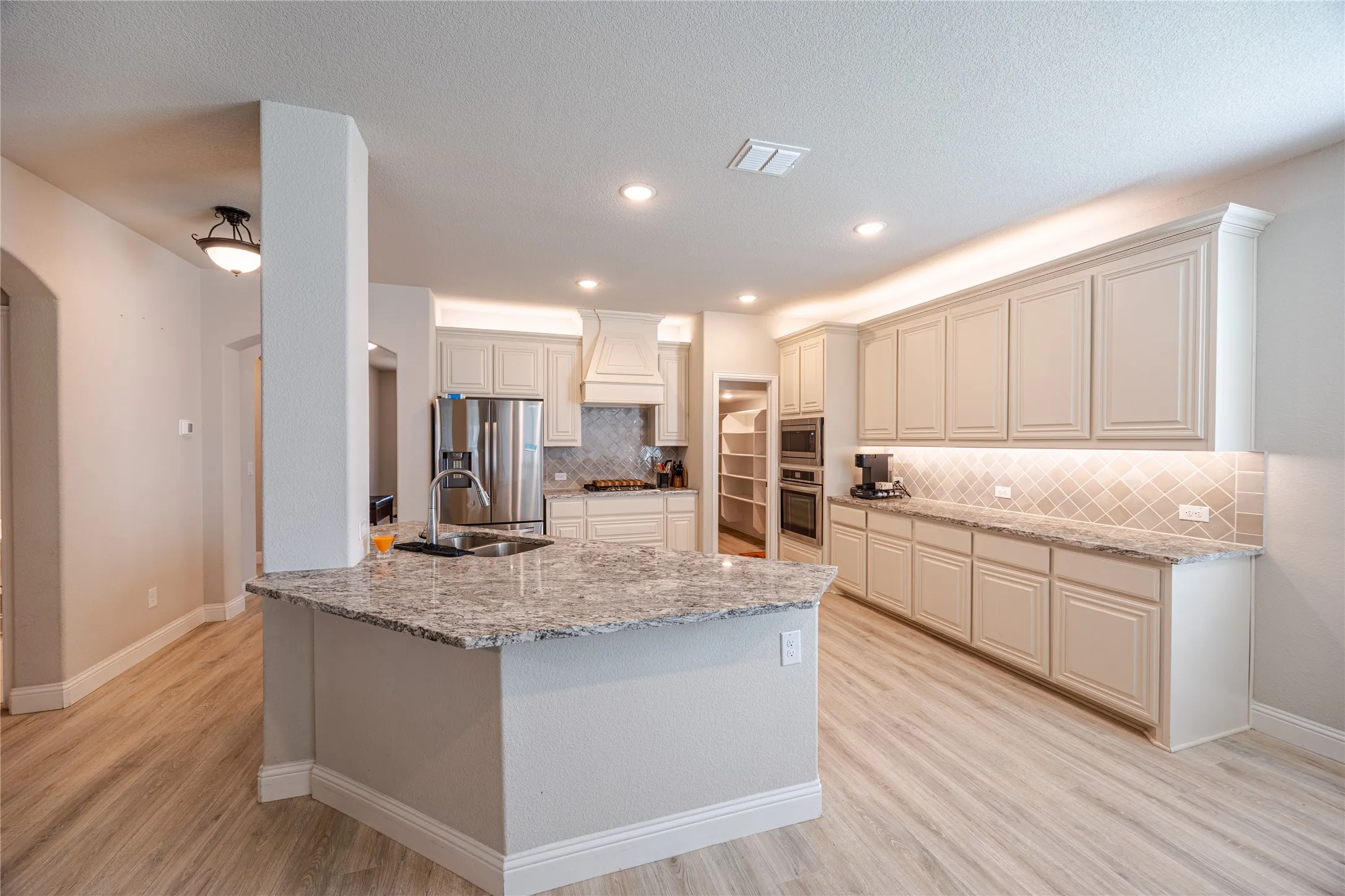 Single Family Residence For Sale in Rockwall County , 1519 Pisa Court, Mclendon Chisholm, Texas 75032, 5 Bedroom, 4 Bathroom, 3 Garage spaces, 3,261 Sqft, built in 2021, mls#21338681, Real Estate Agent in Mclendon Chisholm, Homes For Sale in Rockwall county, Homes For Sale in Mclendon Chisholm, Realtor in Mclendon Chisholm Texas, Real Estate Brokerage Independent Realty Texas, Luminita Cordes Realtor