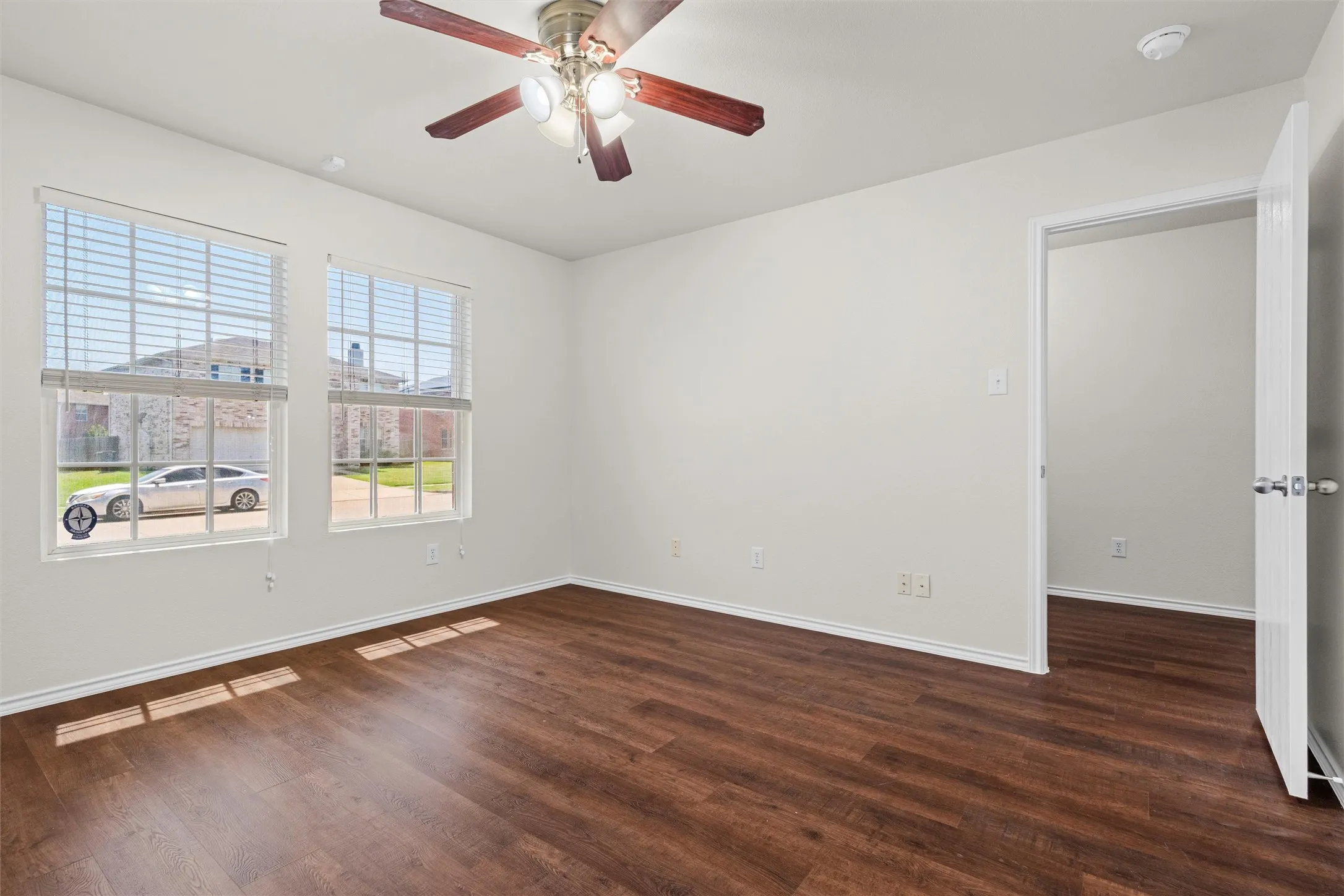 Single Family Residence For Sale in Tarrant County , 8421 River Bluffs Drive, Arlington, Texas 76002, 3 Bedroom, 2 Bathroom, 2 Garage spaces, 1,639 Sqft, built in 2006, mls#21321690, Real Estate Agent in Arlington, Homes For Sale in Tarrant county, Homes For Sale in Arlington, Realtor in Arlington Texas, Real Estate Brokerage Independent Realty Texas, Luminita Cordes Realtor