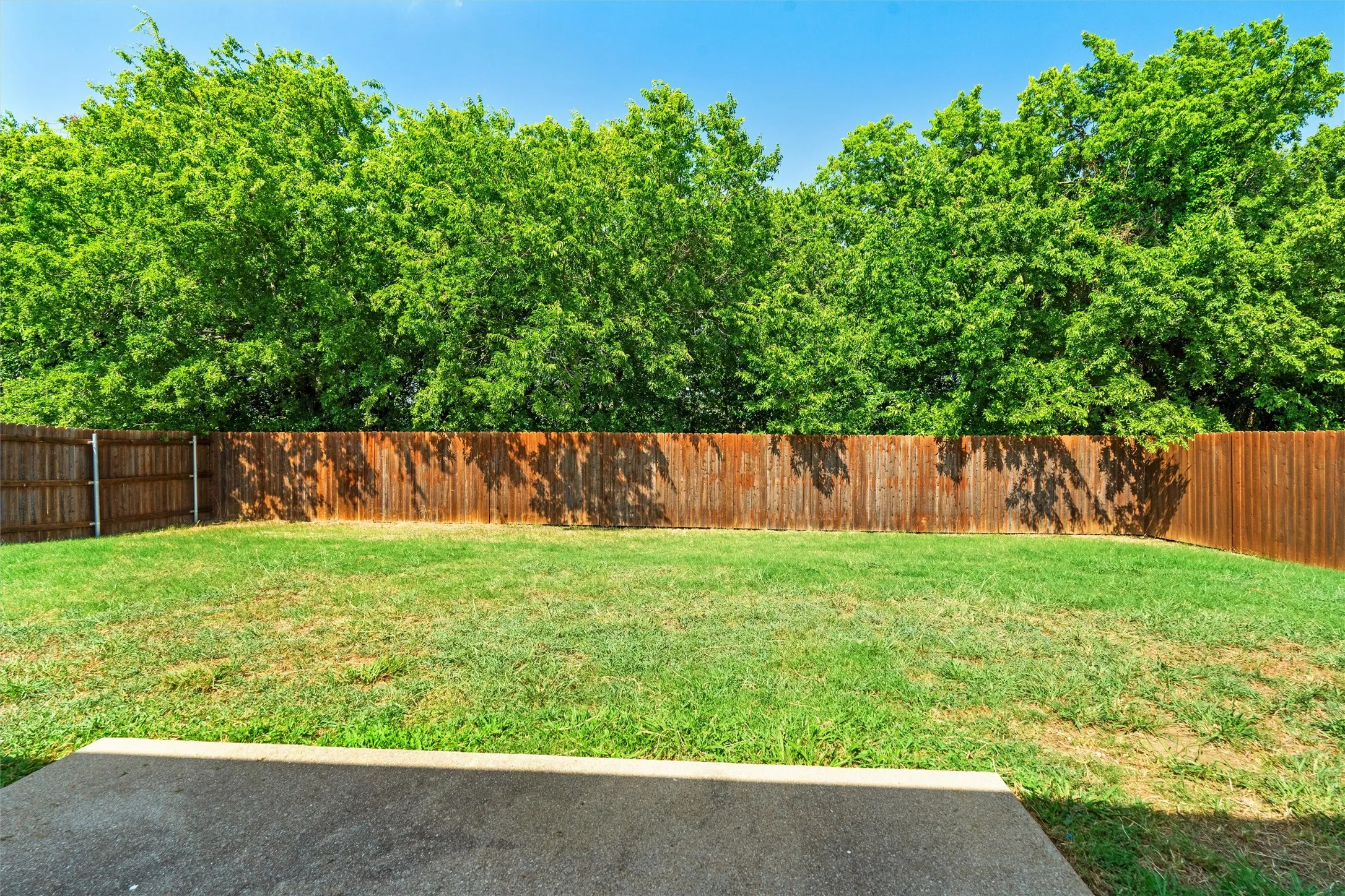 Single Family Residence For Sale in Tarrant County , 8421 River Bluffs Drive, Arlington, Texas 76002, 3 Bedroom, 2 Bathroom, 2 Garage spaces, 1,639 Sqft, built in 2006, mls#21321690, Real Estate Agent in Arlington, Homes For Sale in Tarrant county, Homes For Sale in Arlington, Realtor in Arlington Texas, Real Estate Brokerage Independent Realty Texas, Luminita Cordes Realtor