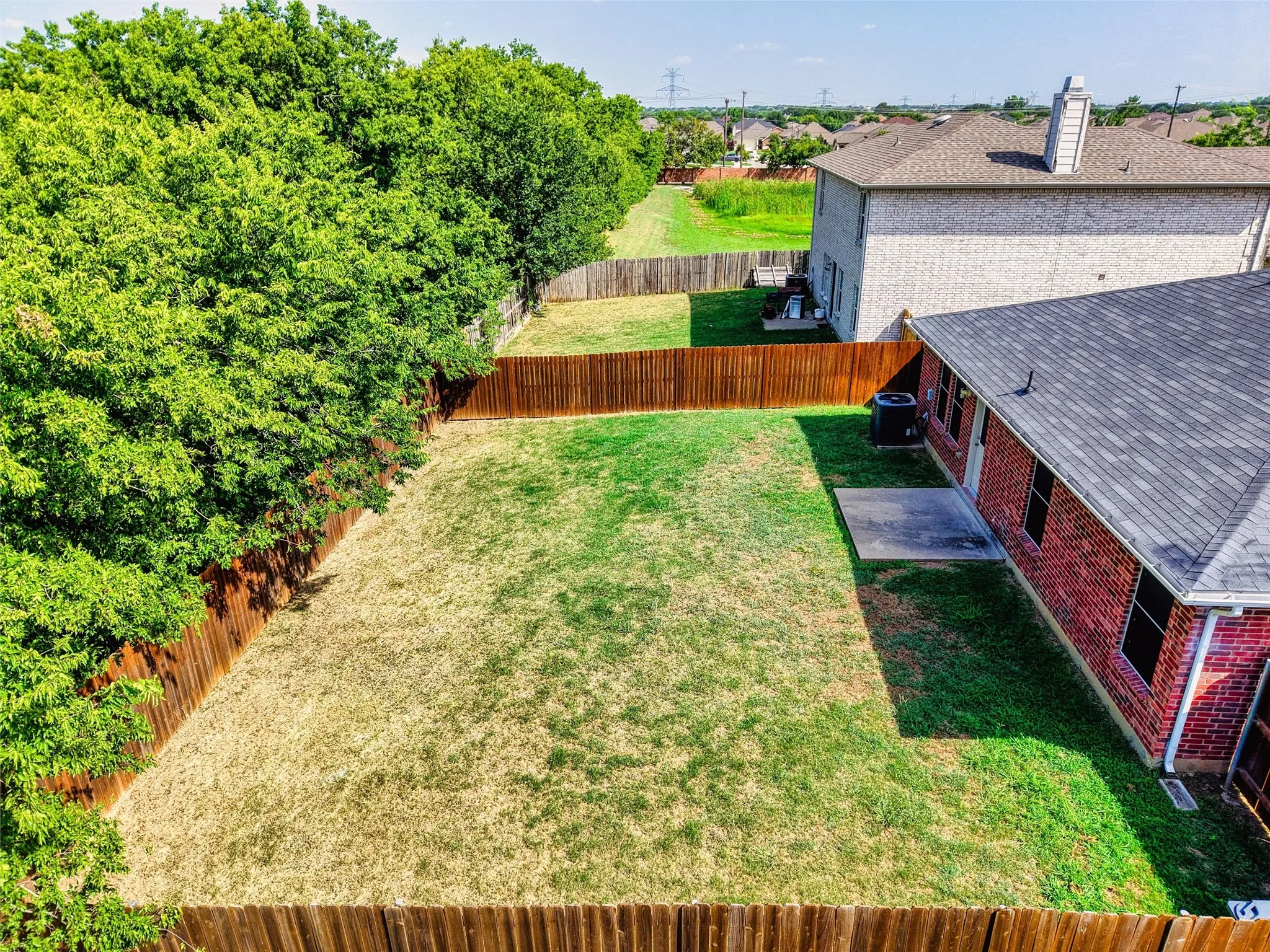 Single Family Residence For Sale in Tarrant County , 8421 River Bluffs Drive, Arlington, Texas 76002, 3 Bedroom, 2 Bathroom, 2 Garage spaces, 1,639 Sqft, built in 2006, mls#21321690, Real Estate Agent in Arlington, Homes For Sale in Tarrant county, Homes For Sale in Arlington, Realtor in Arlington Texas, Real Estate Brokerage Independent Realty Texas, Luminita Cordes Realtor
