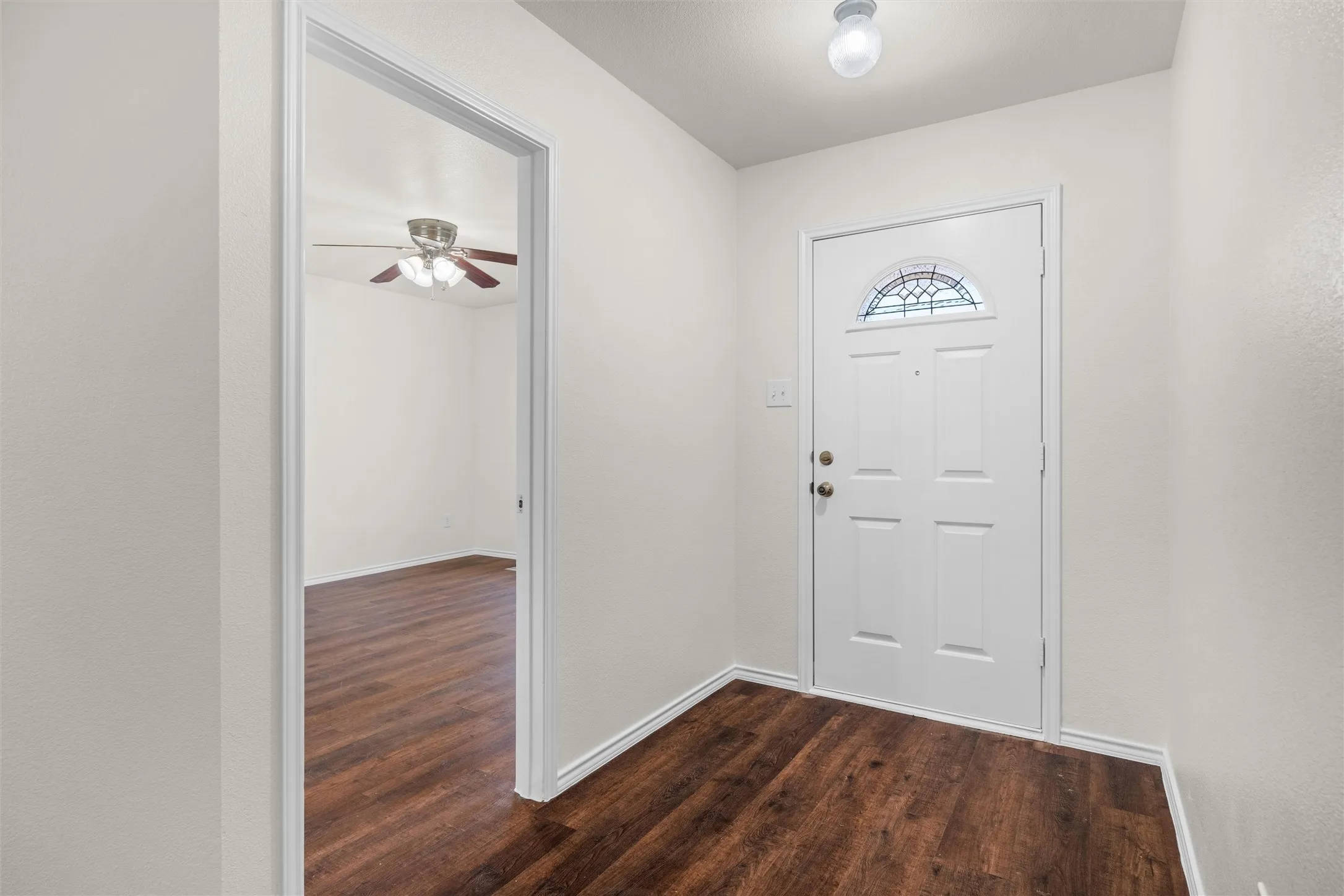 Single Family Residence For Sale in Tarrant County , 8421 River Bluffs Drive, Arlington, Texas 76002, 3 Bedroom, 2 Bathroom, 2 Garage spaces, 1,639 Sqft, built in 2006, mls#21321690, Real Estate Agent in Arlington, Homes For Sale in Tarrant county, Homes For Sale in Arlington, Realtor in Arlington Texas, Real Estate Brokerage Independent Realty Texas, Luminita Cordes Realtor