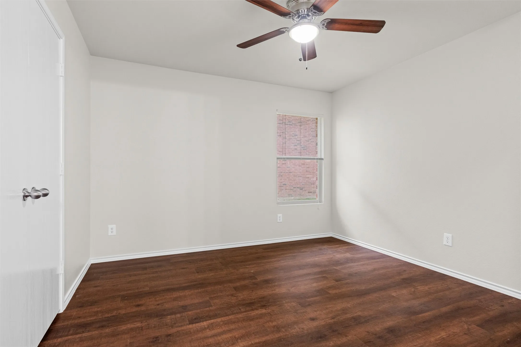 Single Family Residence For Sale in Tarrant County , 8421 River Bluffs Drive, Arlington, Texas 76002, 3 Bedroom, 2 Bathroom, 2 Garage spaces, 1,639 Sqft, built in 2006, mls#21321690, Real Estate Agent in Arlington, Homes For Sale in Tarrant county, Homes For Sale in Arlington, Realtor in Arlington Texas, Real Estate Brokerage Independent Realty Texas, Luminita Cordes Realtor