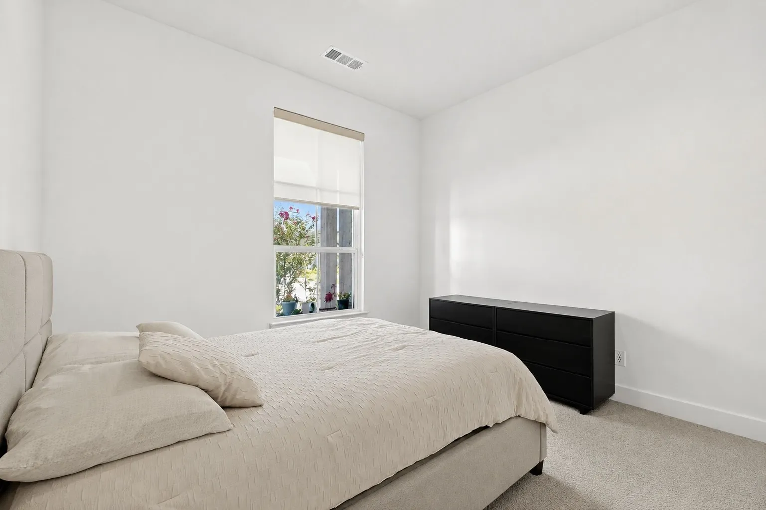 4 BEDS