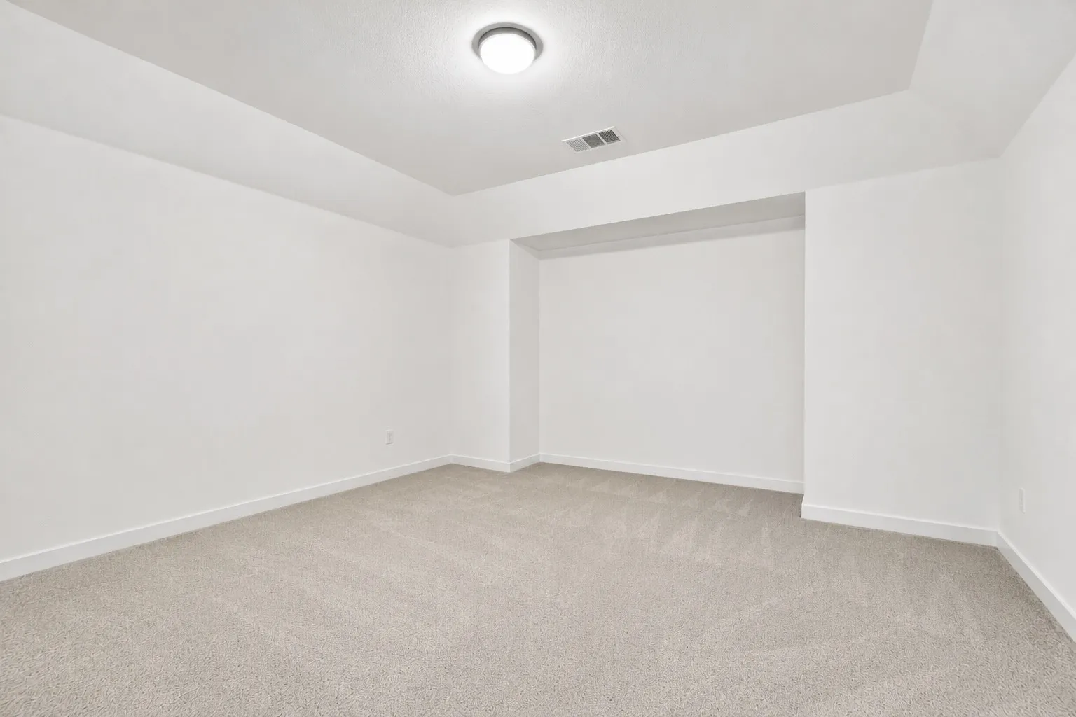 FLEX UPSTAIRS ROOM! Virtually enhanced