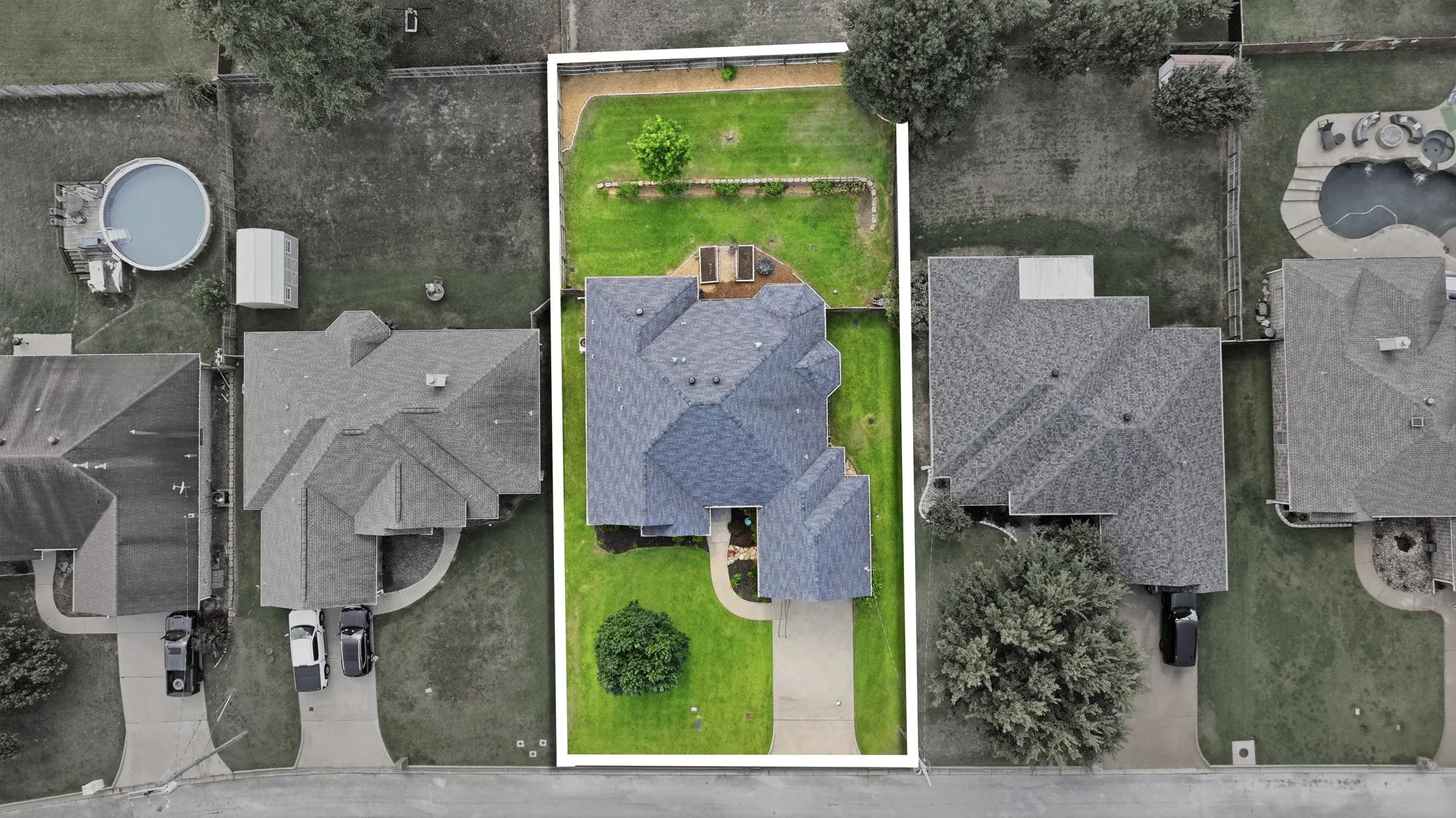Single Family Residence For Sale in Gregg County , 313 Ithaca Drive, Longview, Texas 75604, 4 Bedroom, 2 Bathroom, 2 Garage spaces, 2,382 Sqft, built in 2002, mls#21338099, Real Estate Agent in Longview, Homes For Sale in Gregg county, Homes For Sale in Longview, Realtor in Longview Texas, Real Estate Brokerage Independent Realty Texas, Luminita Cordes Realtor