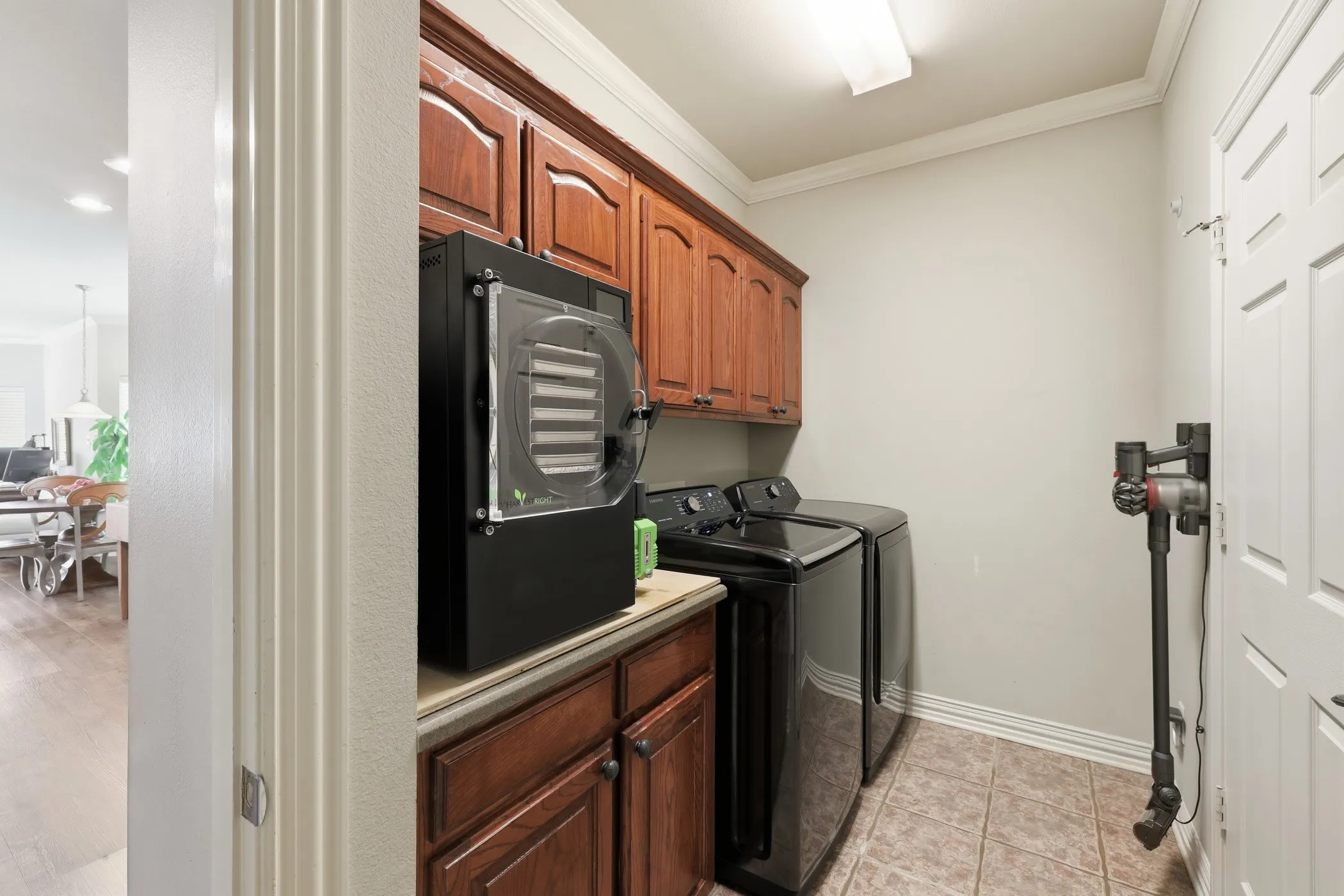 Single Family Residence For Sale in Gregg County , 313 Ithaca Drive, Longview, Texas 75604, 4 Bedroom, 2 Bathroom, 2 Garage spaces, 2,382 Sqft, built in 2002, mls#21338099, Real Estate Agent in Longview, Homes For Sale in Gregg county, Homes For Sale in Longview, Realtor in Longview Texas, Real Estate Brokerage Independent Realty Texas, Luminita Cordes Realtor