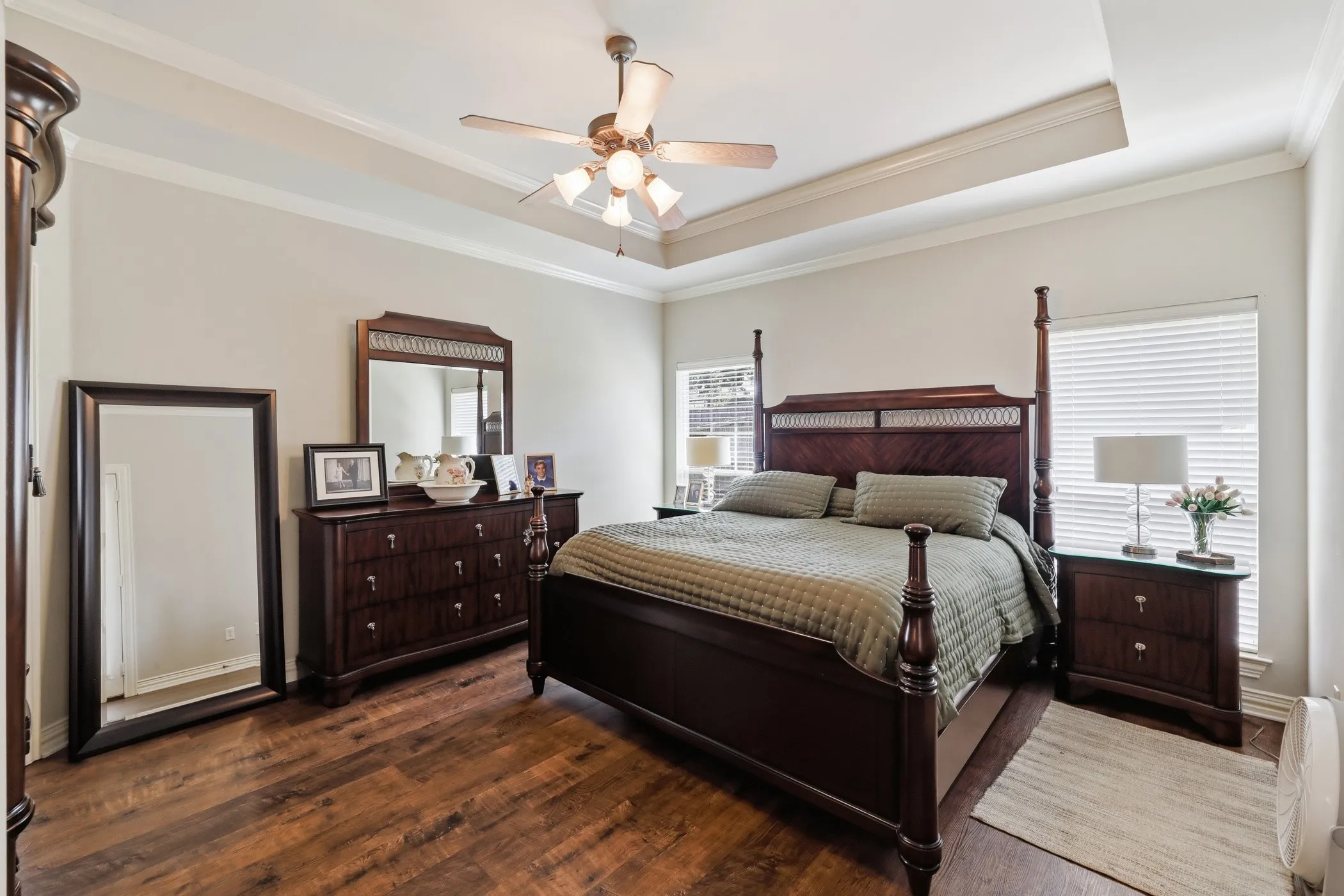 Single Family Residence For Sale in Gregg County , 313 Ithaca Drive, Longview, Texas 75604, 4 Bedroom, 2 Bathroom, 2 Garage spaces, 2,382 Sqft, built in 2002, mls#21338099, Real Estate Agent in Longview, Homes For Sale in Gregg county, Homes For Sale in Longview, Realtor in Longview Texas, Real Estate Brokerage Independent Realty Texas, Luminita Cordes Realtor