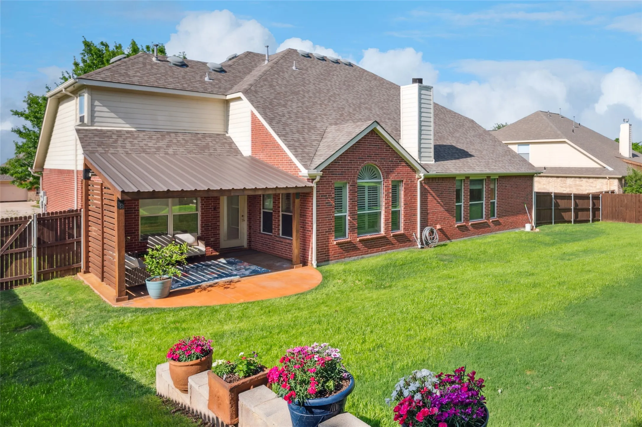 Single Family Residence For Sale in Tarrant County , 5224 Winterberry Court, Fort Worth, Texas 76244, 4 Bedroom, 3 Bathroom, 3 Garage spaces, 3,473 Sqft, built in 2004, Price $569,900, mls#21339065, Real Estate Agent in Fort Worth, Homes For Sale in Tarrant county, Homes For Sale in Fort Worth, Realtor in Fort Worth Texas, Real Estate Brokerage Independent Realty Texas, Luminita Cordes Realtor