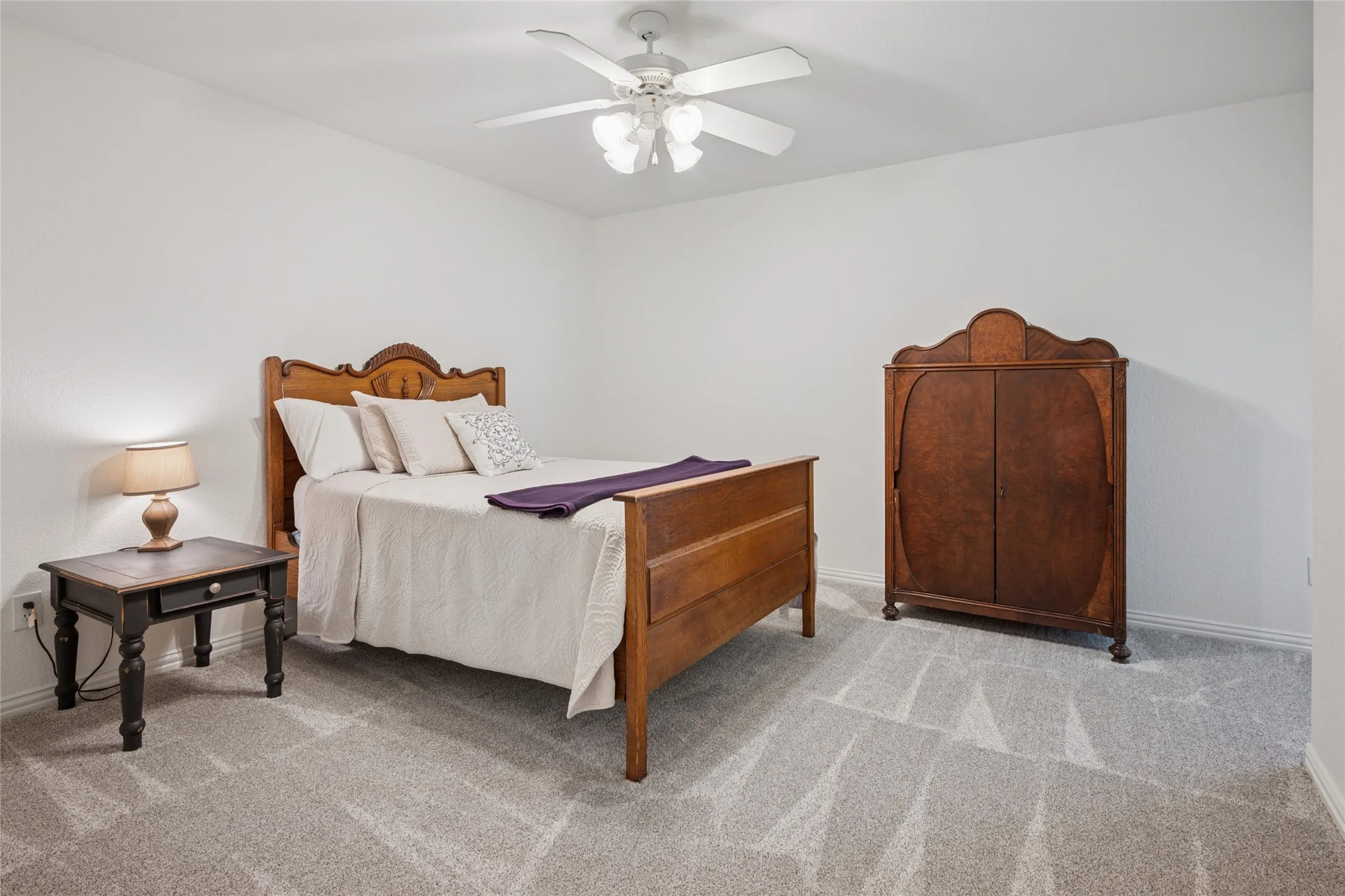Single Family Residence For Sale in Tarrant County , 5224 Winterberry Court, Fort Worth, Texas 76244, 4 Bedroom, 3 Bathroom, 3 Garage spaces, 3,473 Sqft, built in 2004, Price $569,900, mls#21339065, Real Estate Agent in Fort Worth, Homes For Sale in Tarrant county, Homes For Sale in Fort Worth, Realtor in Fort Worth Texas, Real Estate Brokerage Independent Realty Texas, Luminita Cordes Realtor