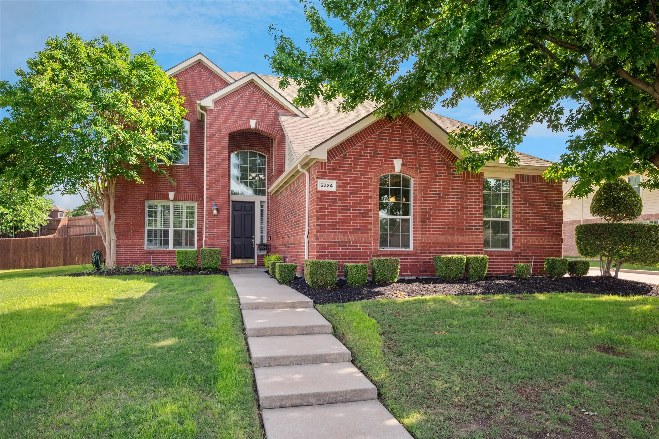 Single Family Residence For Sale in Tarrant County , 5224 Winterberry Court, Fort Worth, Texas 76244, 4 Bedroom, 3 Bathroom, 3 Garage spaces, 3,473 Sqft, built in 2004, Price $569,900, mls#21339065, Real Estate Agent in Fort Worth, Homes For Sale in Tarrant county, Homes For Sale in Fort Worth, Realtor in Fort Worth Texas, Real Estate Brokerage Independent Realty Texas, Luminita Cordes Realtor