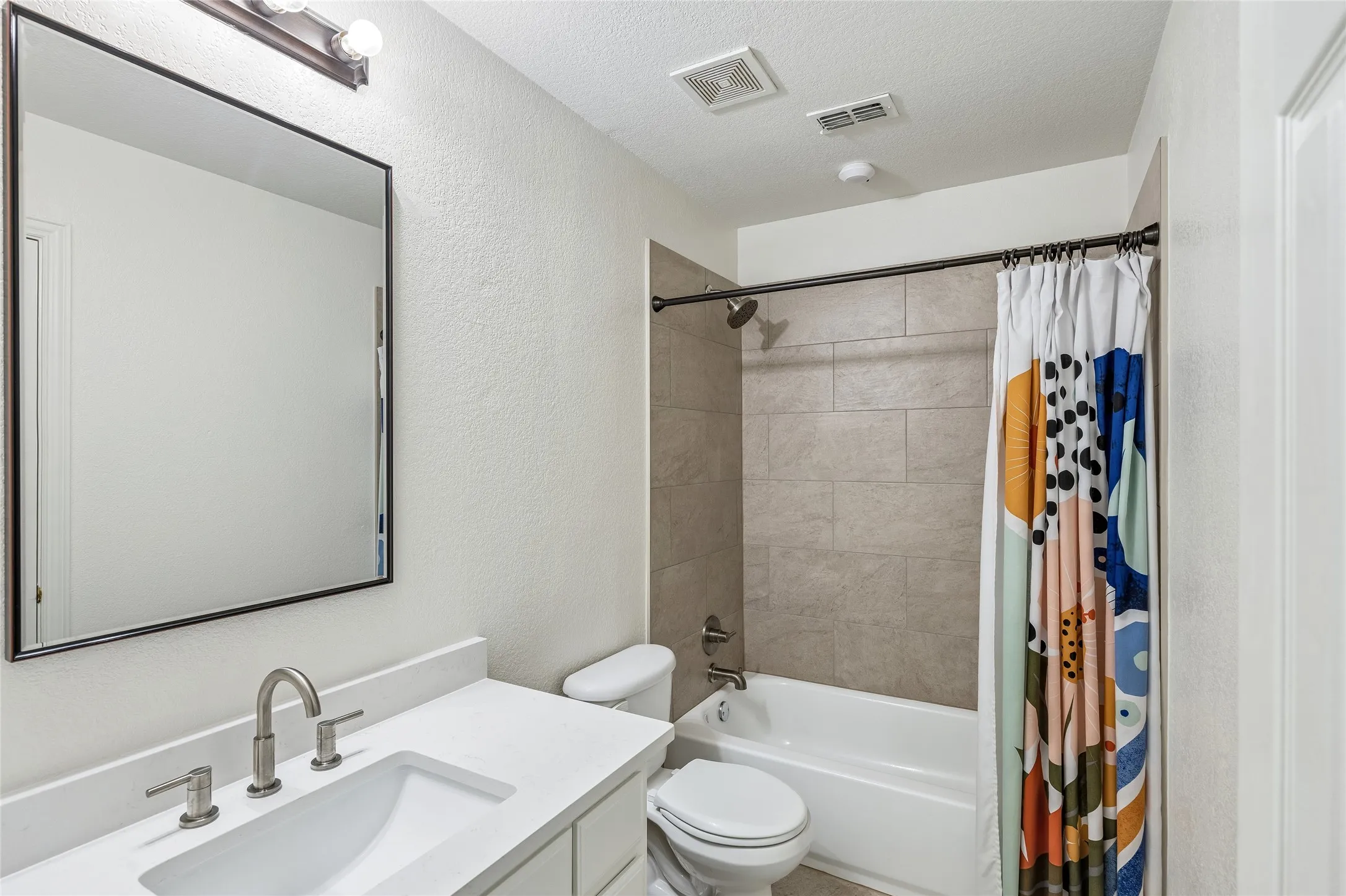 Single Family Residence For Sale in Tarrant County , 5224 Winterberry Court, Fort Worth, Texas 76244, 4 Bedroom, 3 Bathroom, 3 Garage spaces, 3,473 Sqft, built in 2004, Price $569,900, mls#21339065, Real Estate Agent in Fort Worth, Homes For Sale in Tarrant county, Homes For Sale in Fort Worth, Realtor in Fort Worth Texas, Real Estate Brokerage Independent Realty Texas, Luminita Cordes Realtor