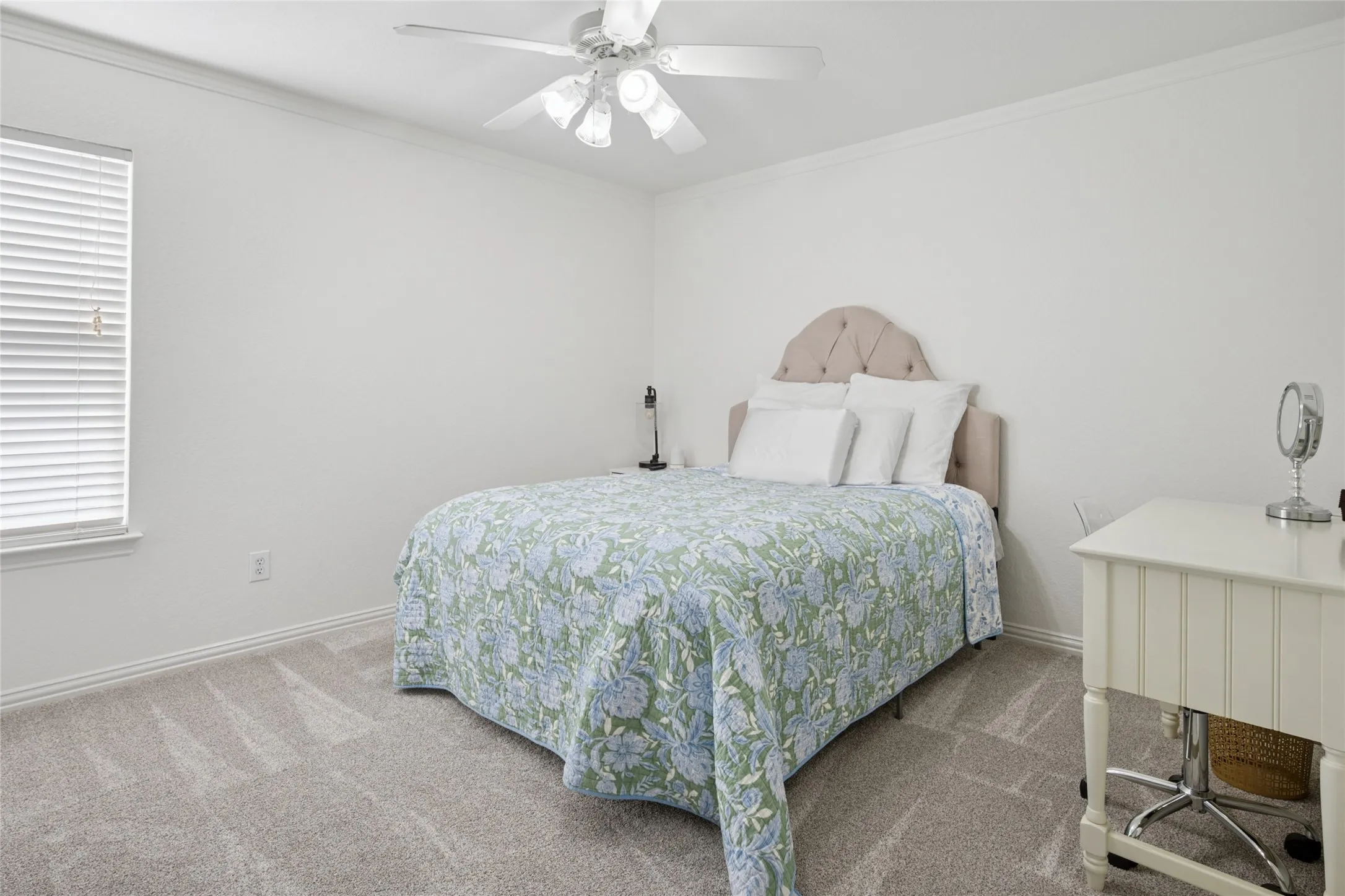 Single Family Residence For Sale in Tarrant County , 5224 Winterberry Court, Fort Worth, Texas 76244, 4 Bedroom, 3 Bathroom, 3 Garage spaces, 3,473 Sqft, built in 2004, Price $569,900, mls#21339065, Real Estate Agent in Fort Worth, Homes For Sale in Tarrant county, Homes For Sale in Fort Worth, Realtor in Fort Worth Texas, Real Estate Brokerage Independent Realty Texas, Luminita Cordes Realtor