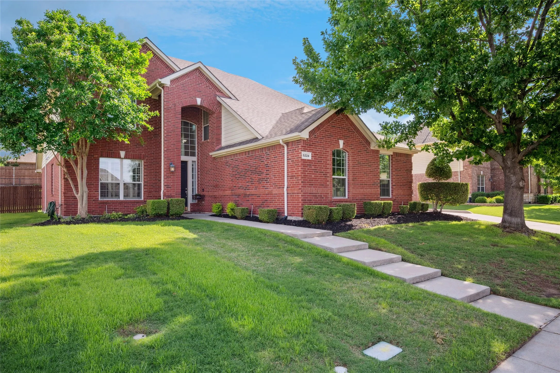 Single Family Residence For Sale in Tarrant County , 5224 Winterberry Court, Fort Worth, Texas 76244, 4 Bedroom, 3 Bathroom, 3 Garage spaces, 3,473 Sqft, built in 2004, Price $569,900, mls#21339065, Real Estate Agent in Fort Worth, Homes For Sale in Tarrant county, Homes For Sale in Fort Worth, Realtor in Fort Worth Texas, Real Estate Brokerage Independent Realty Texas, Luminita Cordes Realtor