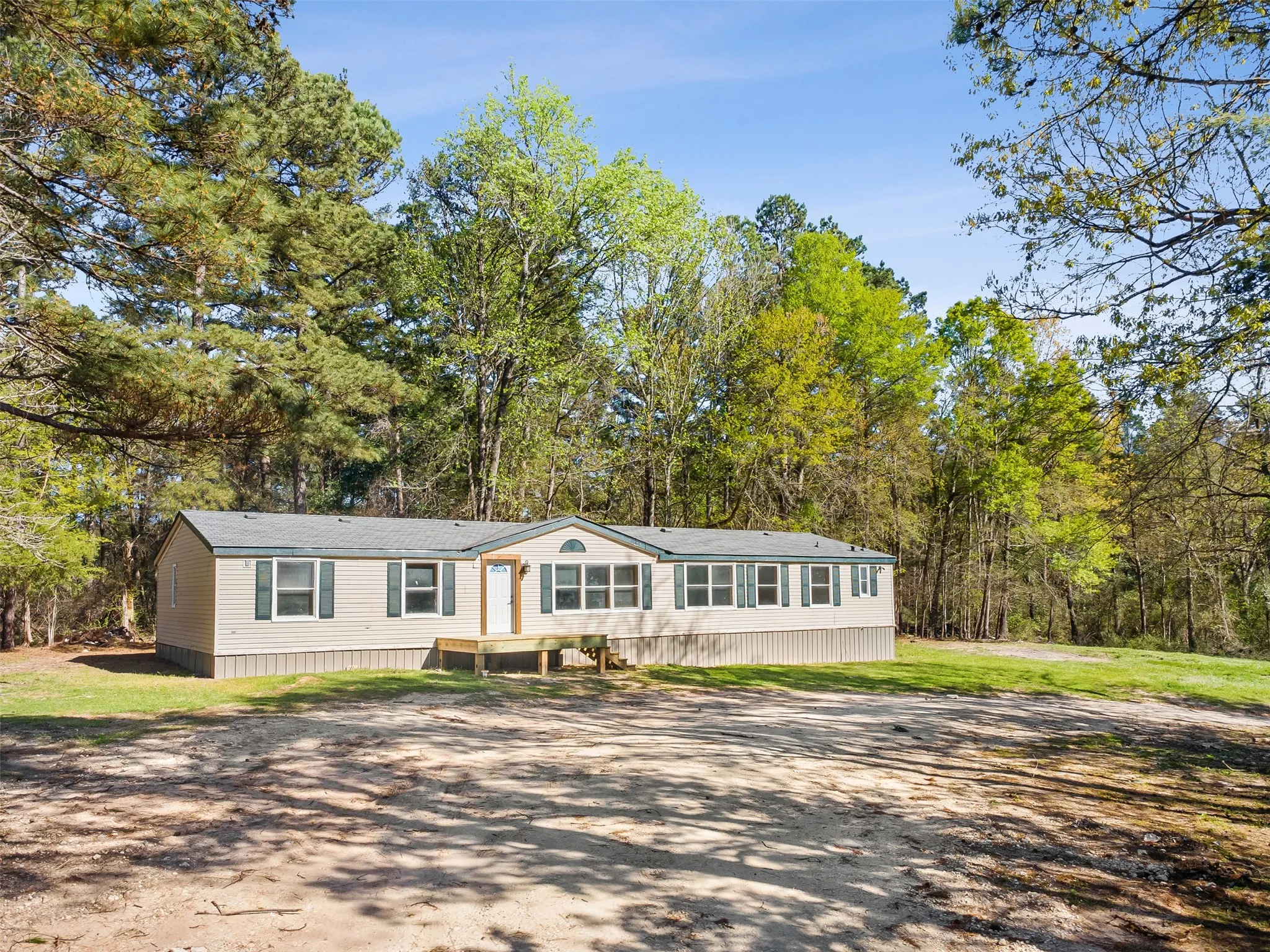 Mobile Home For Sale in Franklin (TX) County , 180 SE County Road 4275, Mount Vernon, Texas 76384, 4 Bedroom, 3 Bathroom, Garage spaces, 2,128 Sqft, built in 2004, mls#21339048, Real Estate Agent in Mount Vernon, Homes For Sale in Franklin (TX) county, Homes For Sale in Mount Vernon, Realtor in Mount Vernon Texas, Real Estate Brokerage Independent Realty Texas, Luminita Cordes Realtor