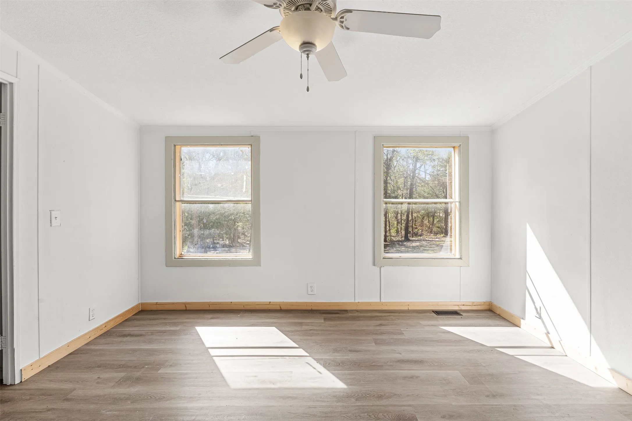 Mobile Home For Sale in Franklin (TX) County , 180 SE County Road 4275, Mount Vernon, Texas 76384, 4 Bedroom, 3 Bathroom, Garage spaces, 2,128 Sqft, built in 2004, mls#21339048, Real Estate Agent in Mount Vernon, Homes For Sale in Franklin (TX) county, Homes For Sale in Mount Vernon, Realtor in Mount Vernon Texas, Real Estate Brokerage Independent Realty Texas, Luminita Cordes Realtor