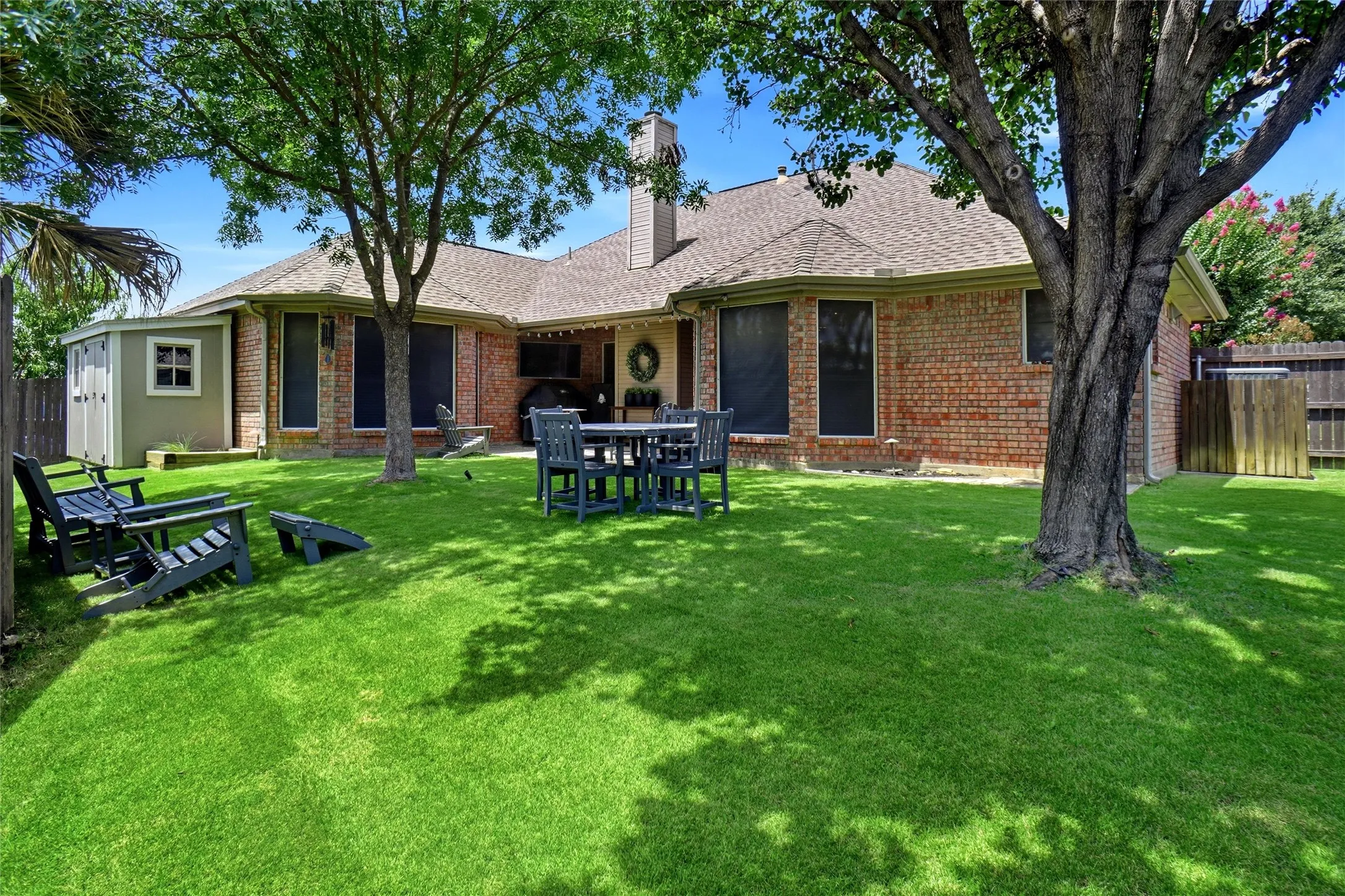 Single Family Residence For Sale in Denton County , 106 Honeysuckle Drive, Justin, Texas 76247, 4 Bedroom, 2 Bathroom, 2 Garage spaces, 2,209 Sqft, built in 1998, mls#21336097, Real Estate Agent in Justin, Homes For Sale in Denton county, Homes For Sale in Justin, Realtor in Justin Texas, Real Estate Brokerage Independent Realty Texas, Luminita Cordes Realtor