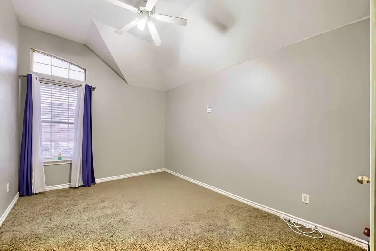Single Family Residence For Sale in Tarrant County , 5016 Coral Creek Drive, Fort Worth, Texas 76135, 4 Bedroom, 3 Bathroom, 2 Garage spaces, 2,269 Sqft, built in 2001, mls#21338366, Real Estate Agent in Fort Worth, Homes For Sale in Tarrant county, Homes For Sale in Fort Worth, Realtor in Fort Worth Texas, Real Estate Brokerage Independent Realty Texas, Luminita Cordes Realtor