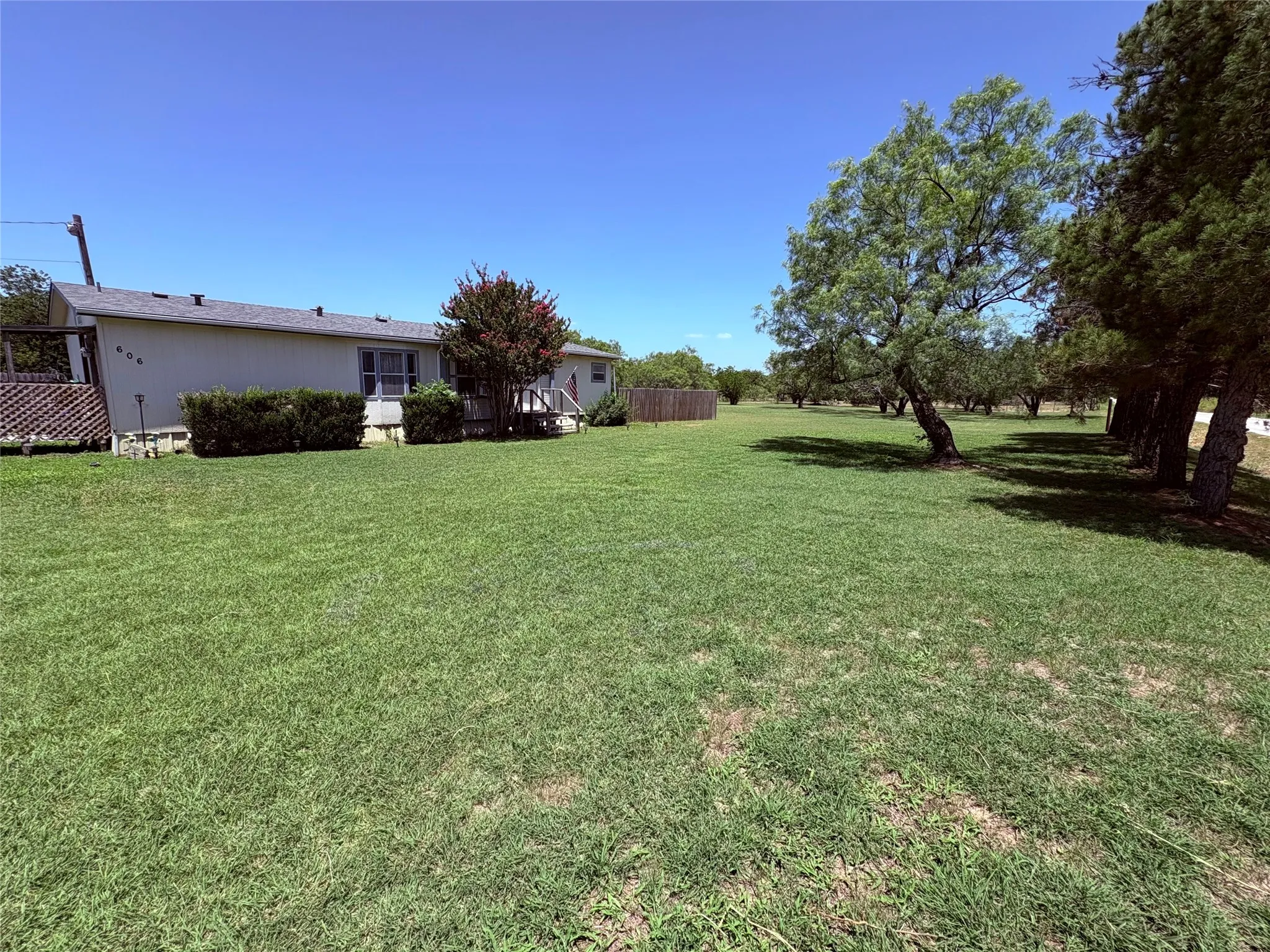 Mobile Home For Sale in Eastland County , 606 W 16th Street, Cisco, Texas 76437, 3 Bedroom, 2 Bathroom, Garage spaces, 1,512 Sqft, built in 1995, mls#21339078, Real Estate Agent in Cisco, Homes For Sale in Eastland county, Homes For Sale in Cisco, Realtor in Cisco Texas, Real Estate Brokerage Independent Realty Texas, Luminita Cordes Realtor
