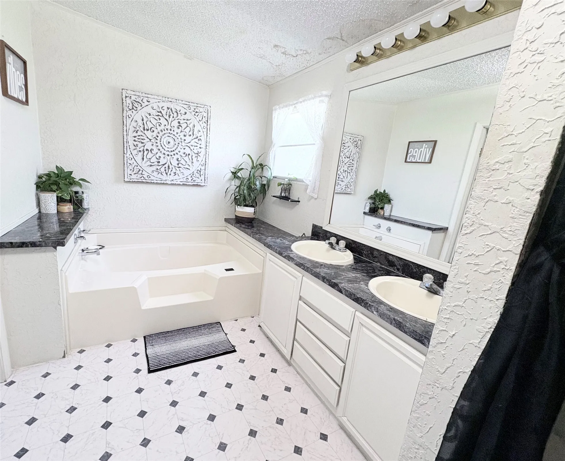 Mobile Home For Sale in Eastland County , 606 W 16th Street, Cisco, Texas 76437, 3 Bedroom, 2 Bathroom, Garage spaces, 1,512 Sqft, built in 1995, mls#21339078, Real Estate Agent in Cisco, Homes For Sale in Eastland county, Homes For Sale in Cisco, Realtor in Cisco Texas, Real Estate Brokerage Independent Realty Texas, Luminita Cordes Realtor