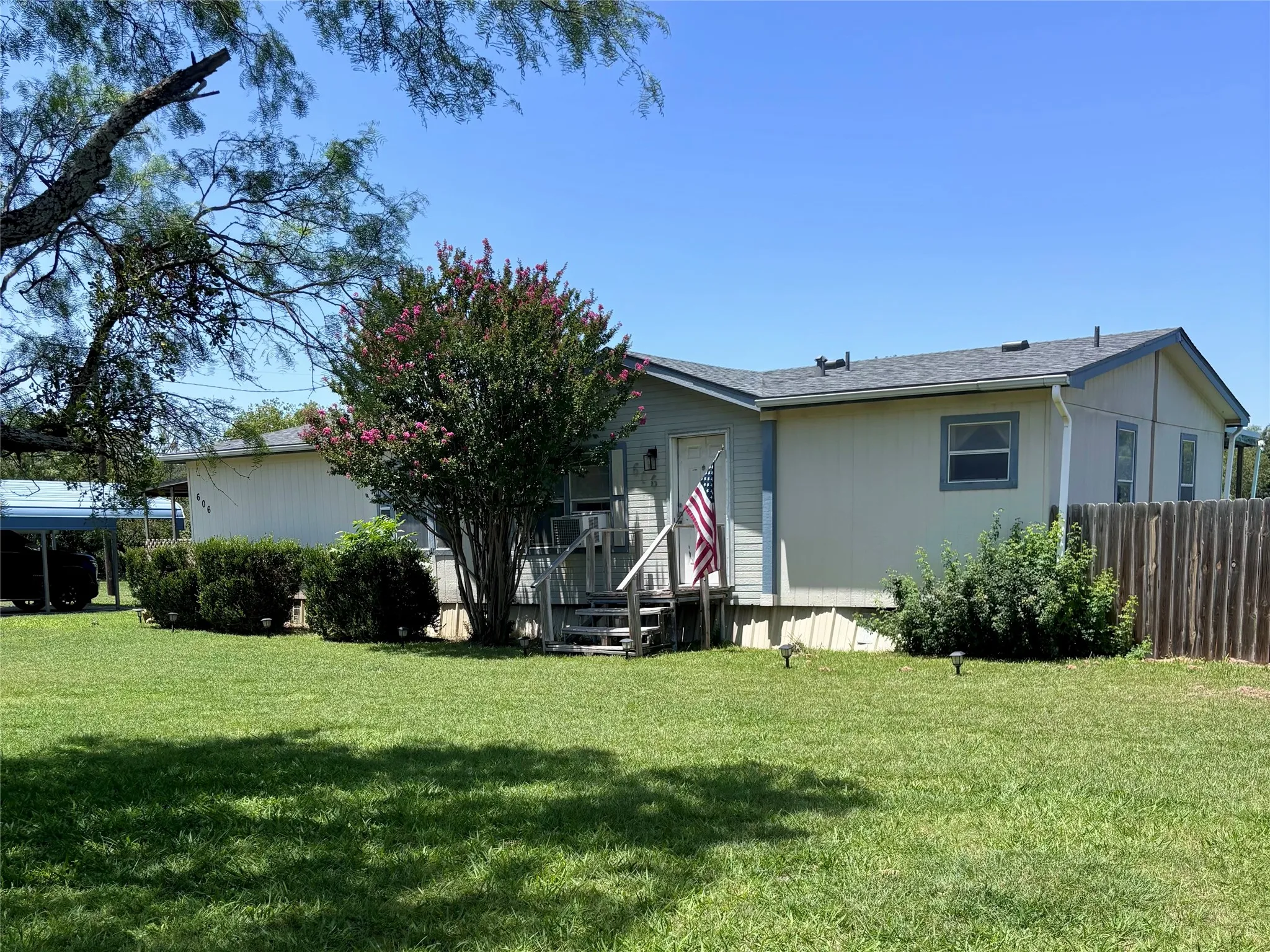 Mobile Home For Sale in Eastland County , 606 W 16th Street, Cisco, Texas 76437, 3 Bedroom, 2 Bathroom, Garage spaces, 1,512 Sqft, built in 1995, mls#21339078, Real Estate Agent in Cisco, Homes For Sale in Eastland county, Homes For Sale in Cisco, Realtor in Cisco Texas, Real Estate Brokerage Independent Realty Texas, Luminita Cordes Realtor