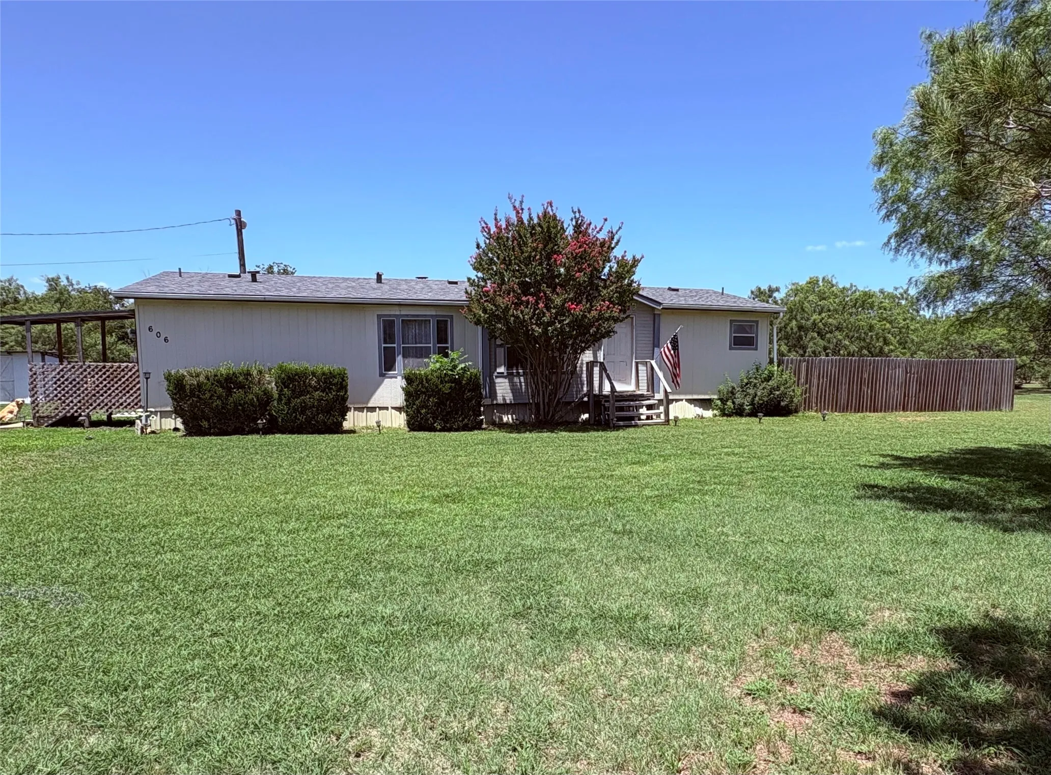 Mobile Home For Sale in Eastland County , 606 W 16th Street, Cisco, Texas 76437, 3 Bedroom, 2 Bathroom, Garage spaces, 1,512 Sqft, built in 1995, mls#21339078, Real Estate Agent in Cisco, Homes For Sale in Eastland county, Homes For Sale in Cisco, Realtor in Cisco Texas, Real Estate Brokerage Independent Realty Texas, Luminita Cordes Realtor
