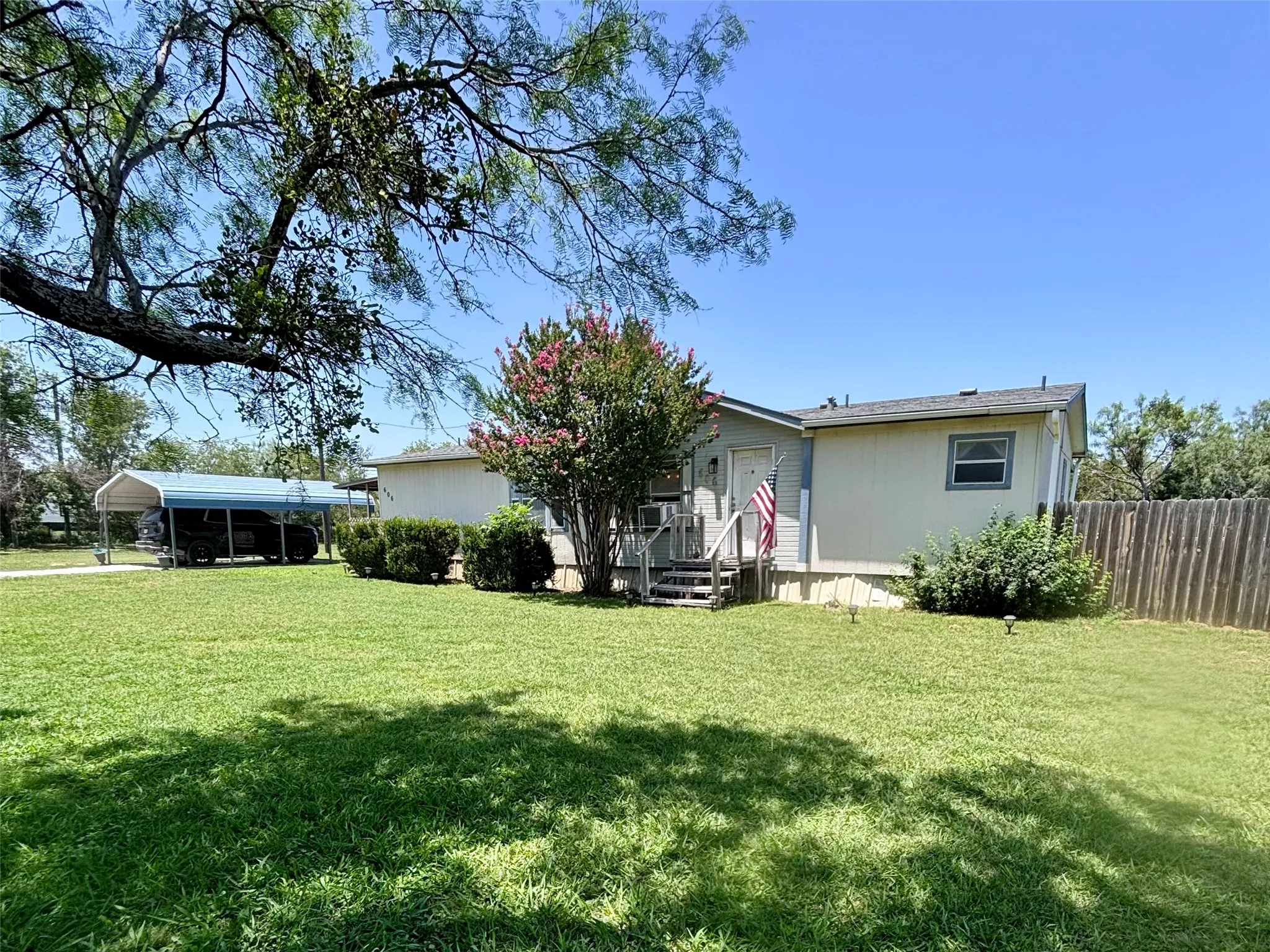 Mobile Home For Sale in Eastland County , 606 W 16th Street, Cisco, Texas 76437, 3 Bedroom, 2 Bathroom, Garage spaces, 1,512 Sqft, built in 1995, mls#21339078, Real Estate Agent in Cisco, Homes For Sale in Eastland county, Homes For Sale in Cisco, Realtor in Cisco Texas, Real Estate Brokerage Independent Realty Texas, Luminita Cordes Realtor