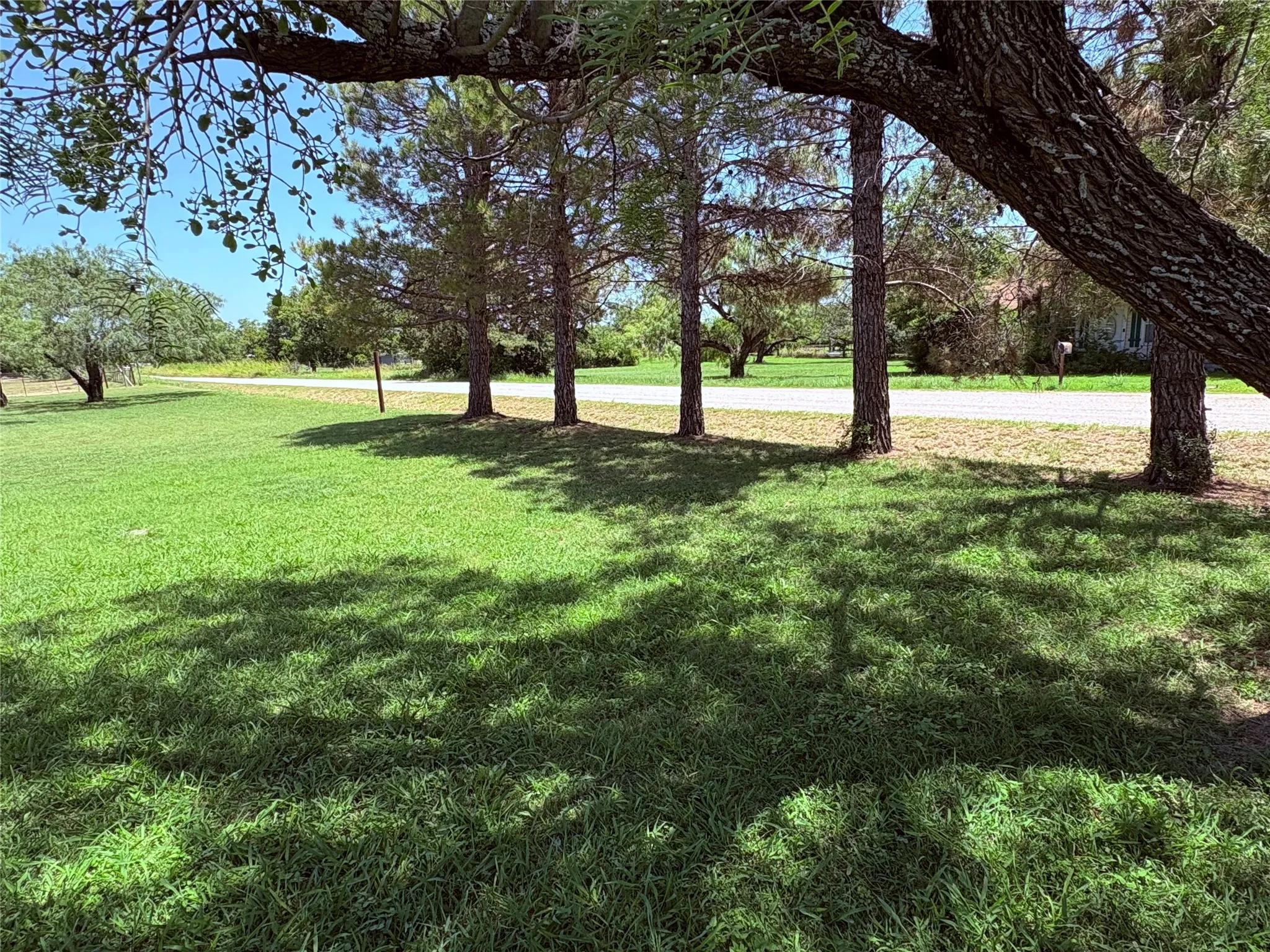 Mobile Home For Sale in Eastland County , 606 W 16th Street, Cisco, Texas 76437, 3 Bedroom, 2 Bathroom, Garage spaces, 1,512 Sqft, built in 1995, mls#21339078, Real Estate Agent in Cisco, Homes For Sale in Eastland county, Homes For Sale in Cisco, Realtor in Cisco Texas, Real Estate Brokerage Independent Realty Texas, Luminita Cordes Realtor