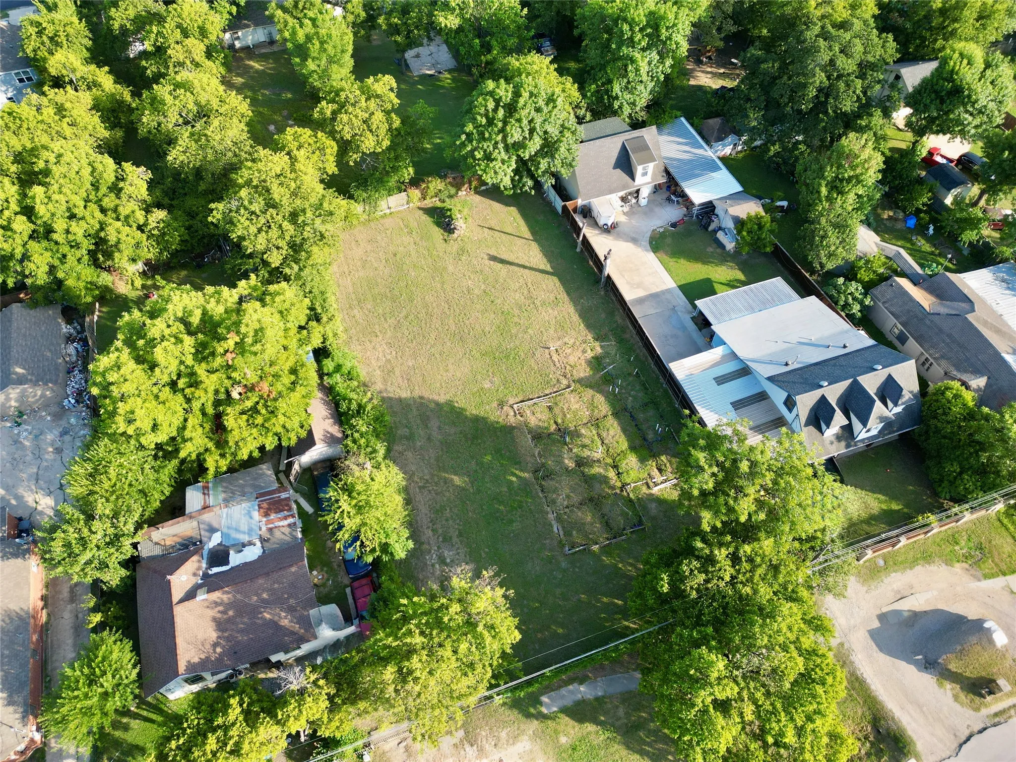 Unimproved Land For Sale in Dallas County , 3348 E Overton Road, Dallas, Texas 75216, 0, 0, Garage spaces, 0 Sqft, built in 0, mls#21338360, Real Estate Agent in Dallas, Homes For Sale in Dallas county, Homes For Sale in Dallas, Realtor in Dallas Texas, Real Estate Brokerage Independent Realty Texas, Luminita Cordes Realtor
