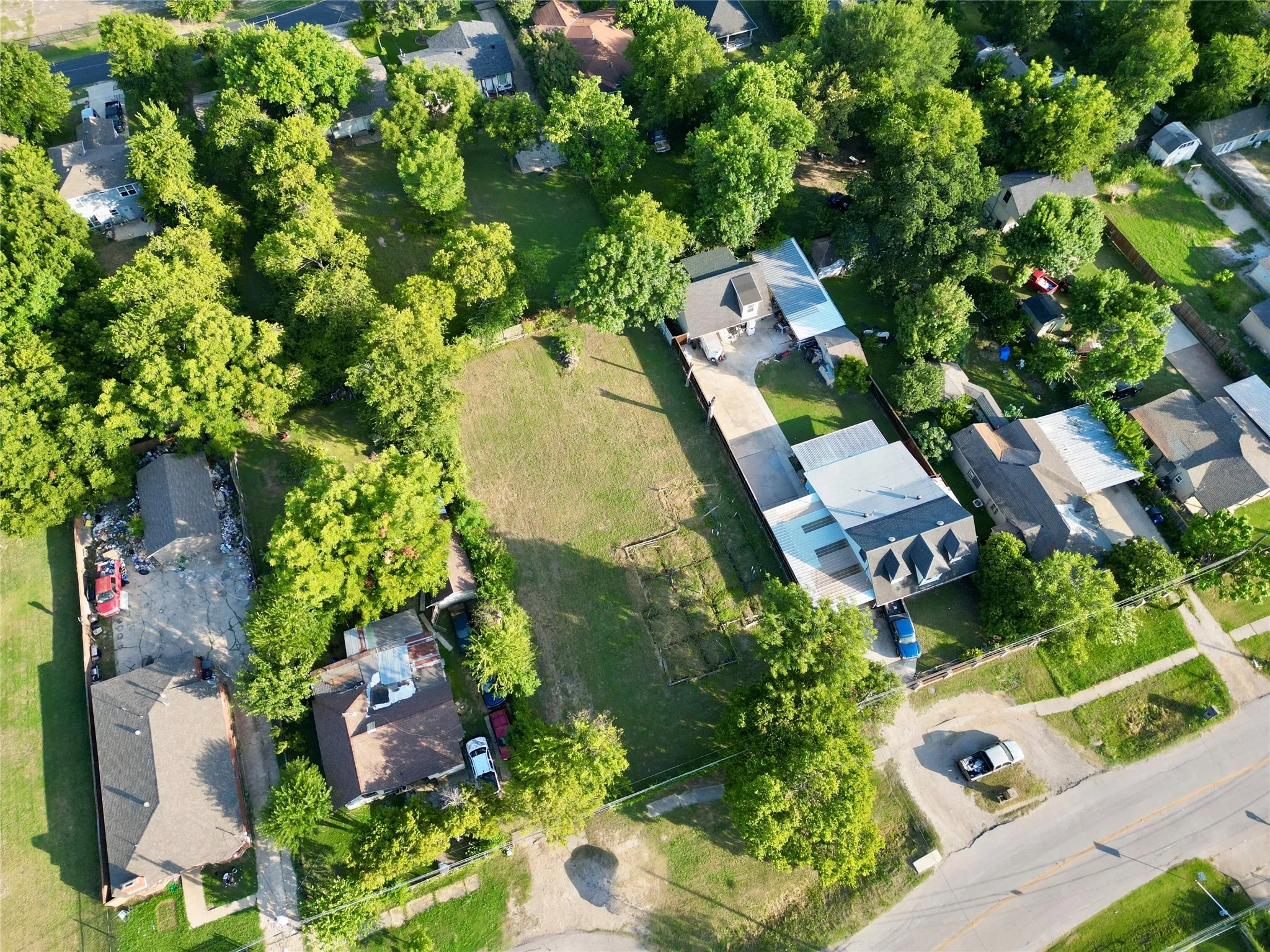 Unimproved Land For Sale in Dallas County , 3348 E Overton Road, Dallas, Texas 75216, 0, 0, Garage spaces, 0 Sqft, built in 0, mls#21338360, Real Estate Agent in Dallas, Homes For Sale in Dallas county, Homes For Sale in Dallas, Realtor in Dallas Texas, Real Estate Brokerage Independent Realty Texas, Luminita Cordes Realtor