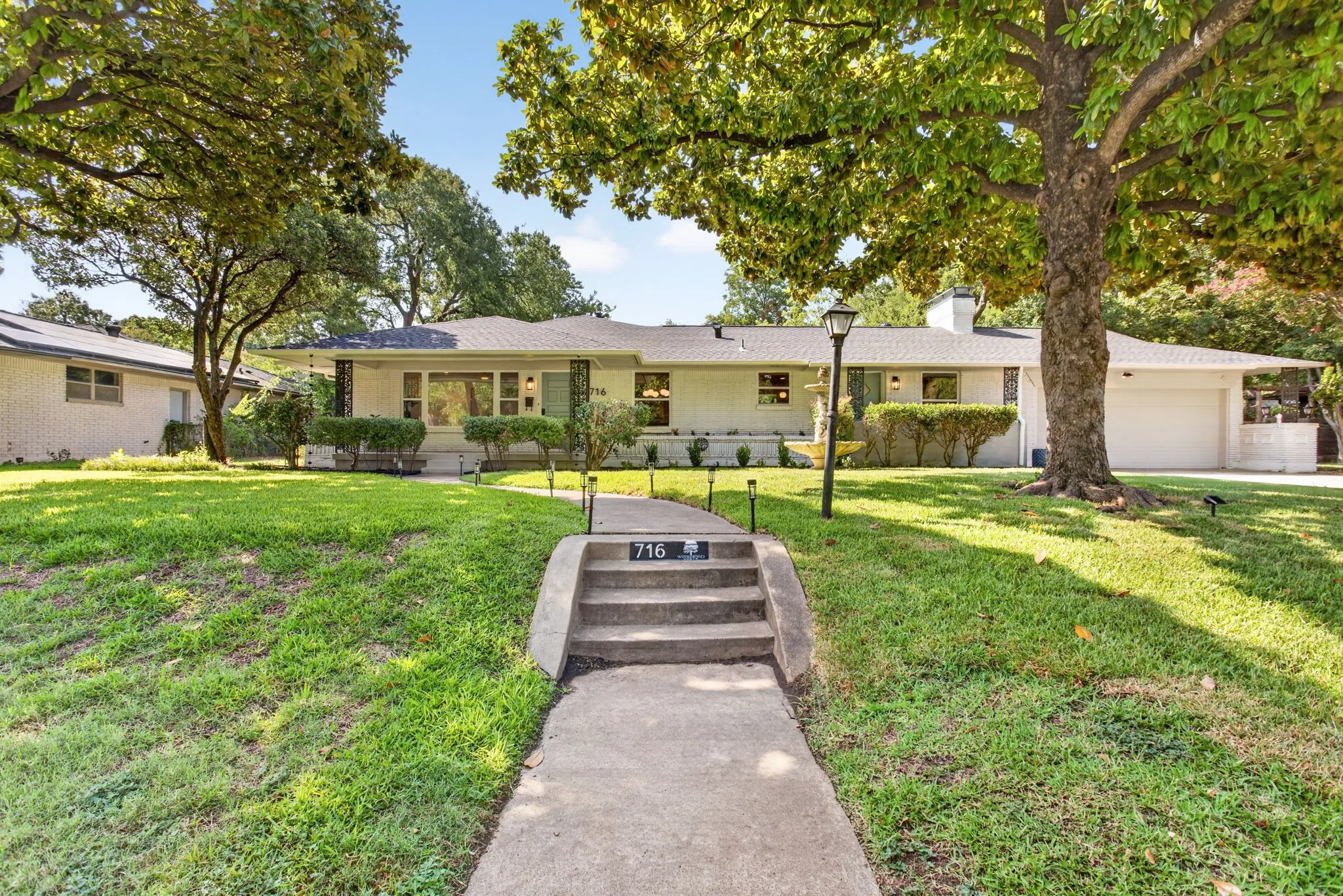 Single Family Residence For Sale in Dallas County , 716 Mayrant Drive, Dallas, Texas 75224, 3 Bedroom, 2 Bathroom, 2 Garage spaces, 2,048 Sqft, built in 1954, mls#21336781, Real Estate Agent in Dallas, Homes For Sale in Dallas county, Homes For Sale in Dallas, Realtor in Dallas Texas, Real Estate Brokerage Independent Realty Texas, Luminita Cordes Realtor