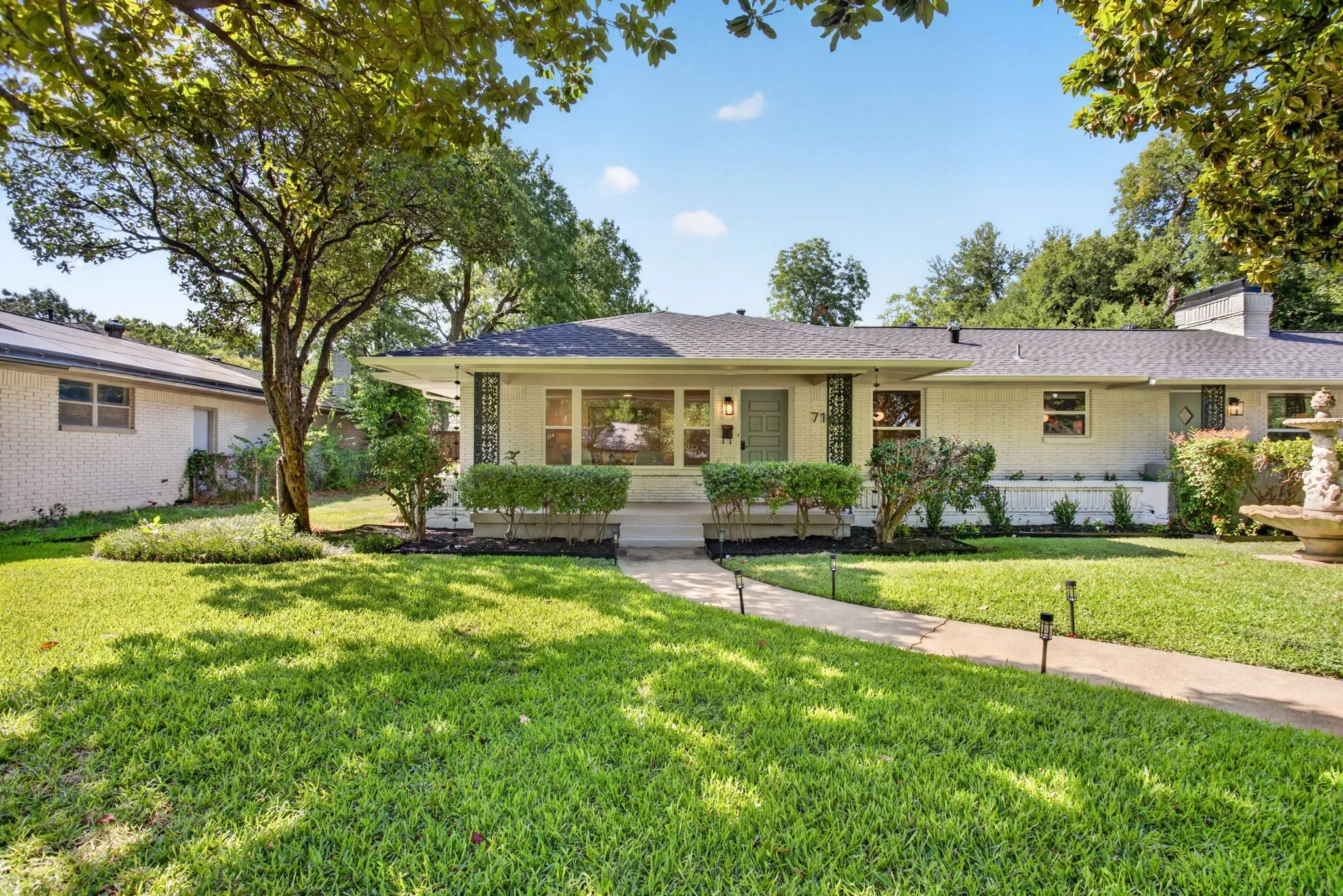 Single Family Residence For Sale in Dallas County , 716 Mayrant Drive, Dallas, Texas 75224, 3 Bedroom, 2 Bathroom, 2 Garage spaces, 2,048 Sqft, built in 1954, mls#21336781, Real Estate Agent in Dallas, Homes For Sale in Dallas county, Homes For Sale in Dallas, Realtor in Dallas Texas, Real Estate Brokerage Independent Realty Texas, Luminita Cordes Realtor