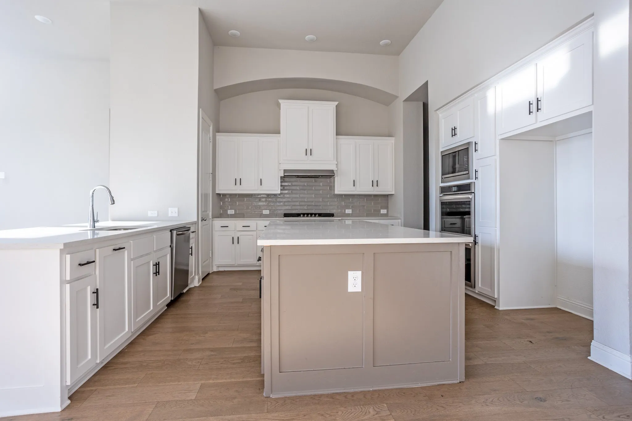 Single Family Residence For Sale in Collin County , 3521 Abingdon Avenue, Melissa, Texas 75454, 4 Bedroom, 4 Bathroom, 3 Garage spaces, 3,061 Sqft, built in 2022, mls#21339071, Real Estate Agent in Melissa, Homes For Sale in Collin county, Homes For Sale in Melissa, Realtor in Melissa Texas, Real Estate Brokerage Independent Realty Texas, Luminita Cordes Realtor