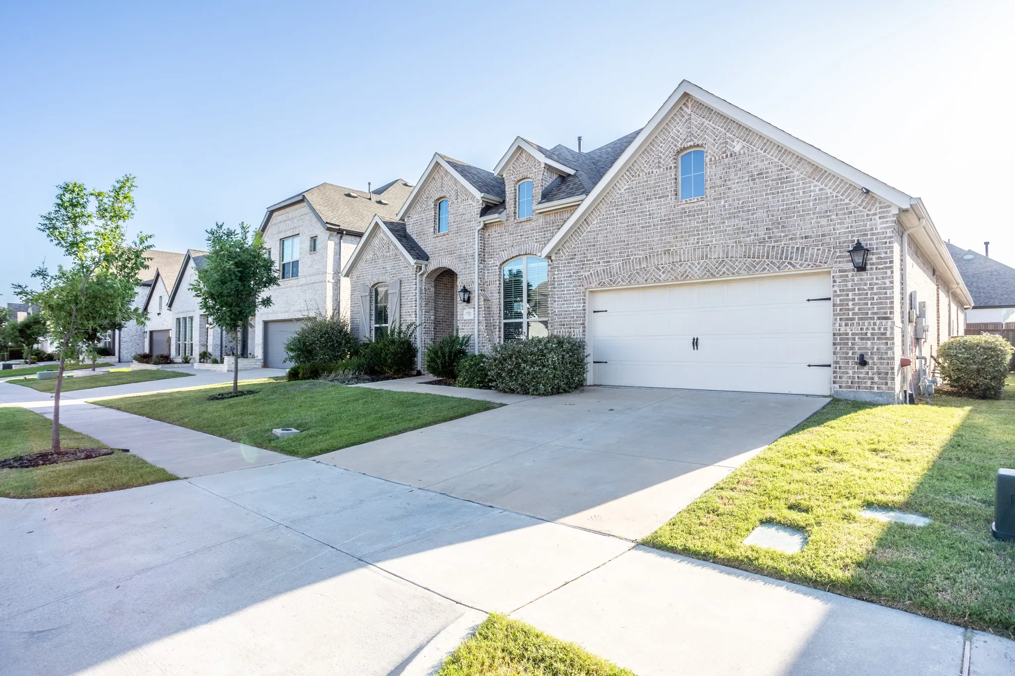 Single Family Residence For Sale in Collin County , 3521 Abingdon Avenue, Melissa, Texas 75454, 4 Bedroom, 4 Bathroom, 3 Garage spaces, 3,061 Sqft, built in 2022, mls#21339071, Real Estate Agent in Melissa, Homes For Sale in Collin county, Homes For Sale in Melissa, Realtor in Melissa Texas, Real Estate Brokerage Independent Realty Texas, Luminita Cordes Realtor