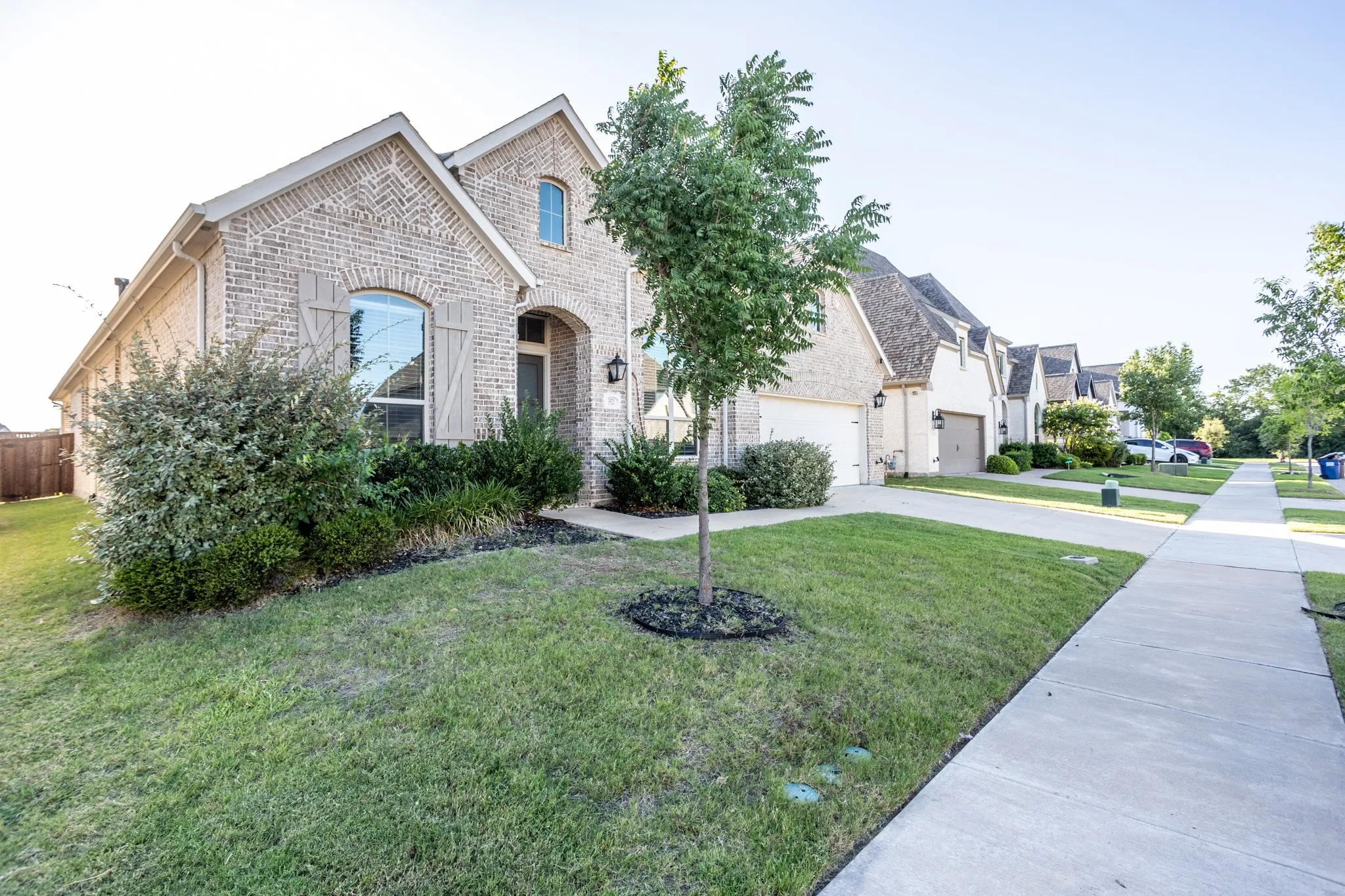 Single Family Residence For Sale in Collin County , 3521 Abingdon Avenue, Melissa, Texas 75454, 4 Bedroom, 4 Bathroom, 3 Garage spaces, 3,061 Sqft, built in 2022, mls#21339071, Real Estate Agent in Melissa, Homes For Sale in Collin county, Homes For Sale in Melissa, Realtor in Melissa Texas, Real Estate Brokerage Independent Realty Texas, Luminita Cordes Realtor