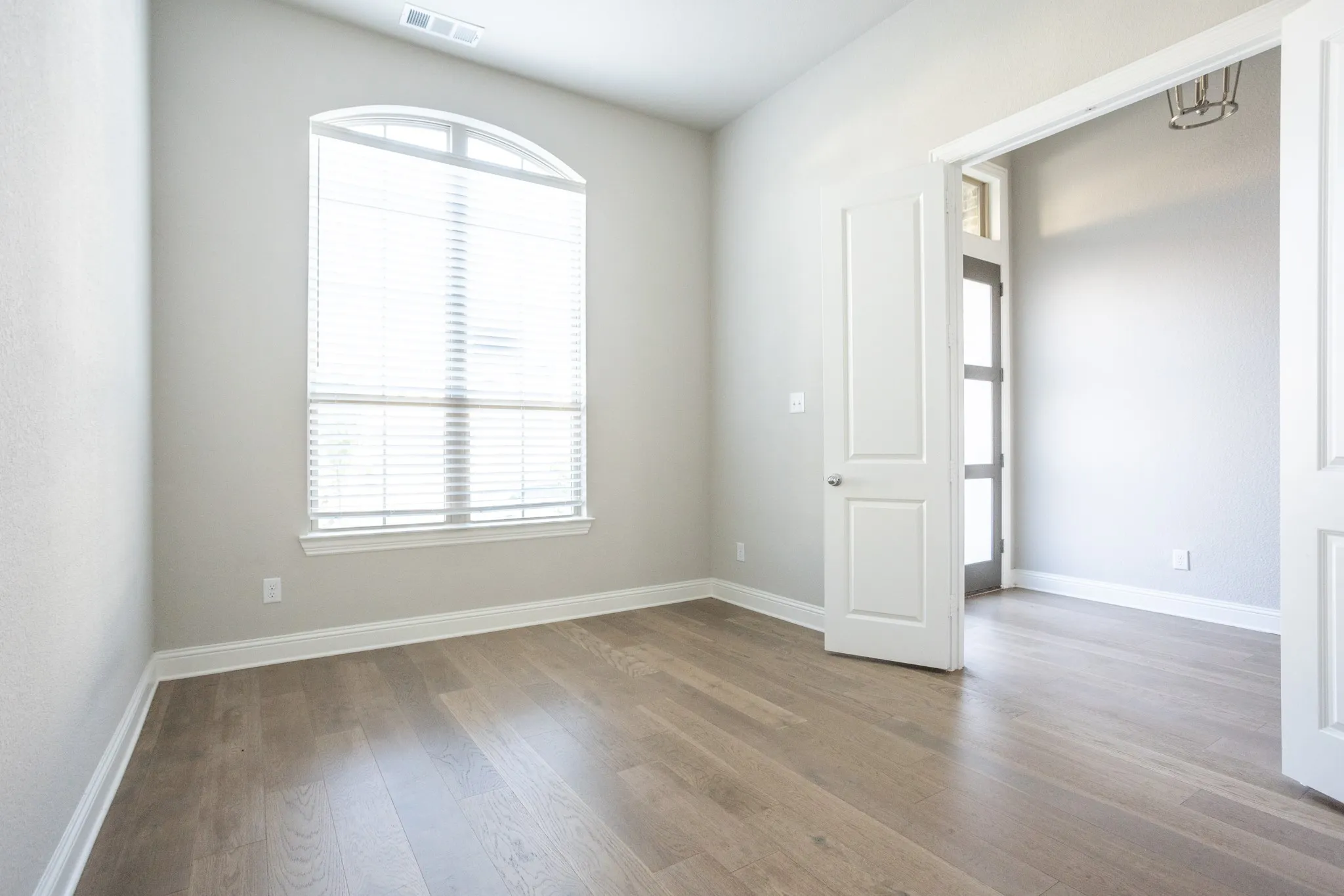 Single Family Residence For Sale in Collin County , 3521 Abingdon Avenue, Melissa, Texas 75454, 4 Bedroom, 4 Bathroom, 3 Garage spaces, 3,061 Sqft, built in 2022, mls#21339071, Real Estate Agent in Melissa, Homes For Sale in Collin county, Homes For Sale in Melissa, Realtor in Melissa Texas, Real Estate Brokerage Independent Realty Texas, Luminita Cordes Realtor