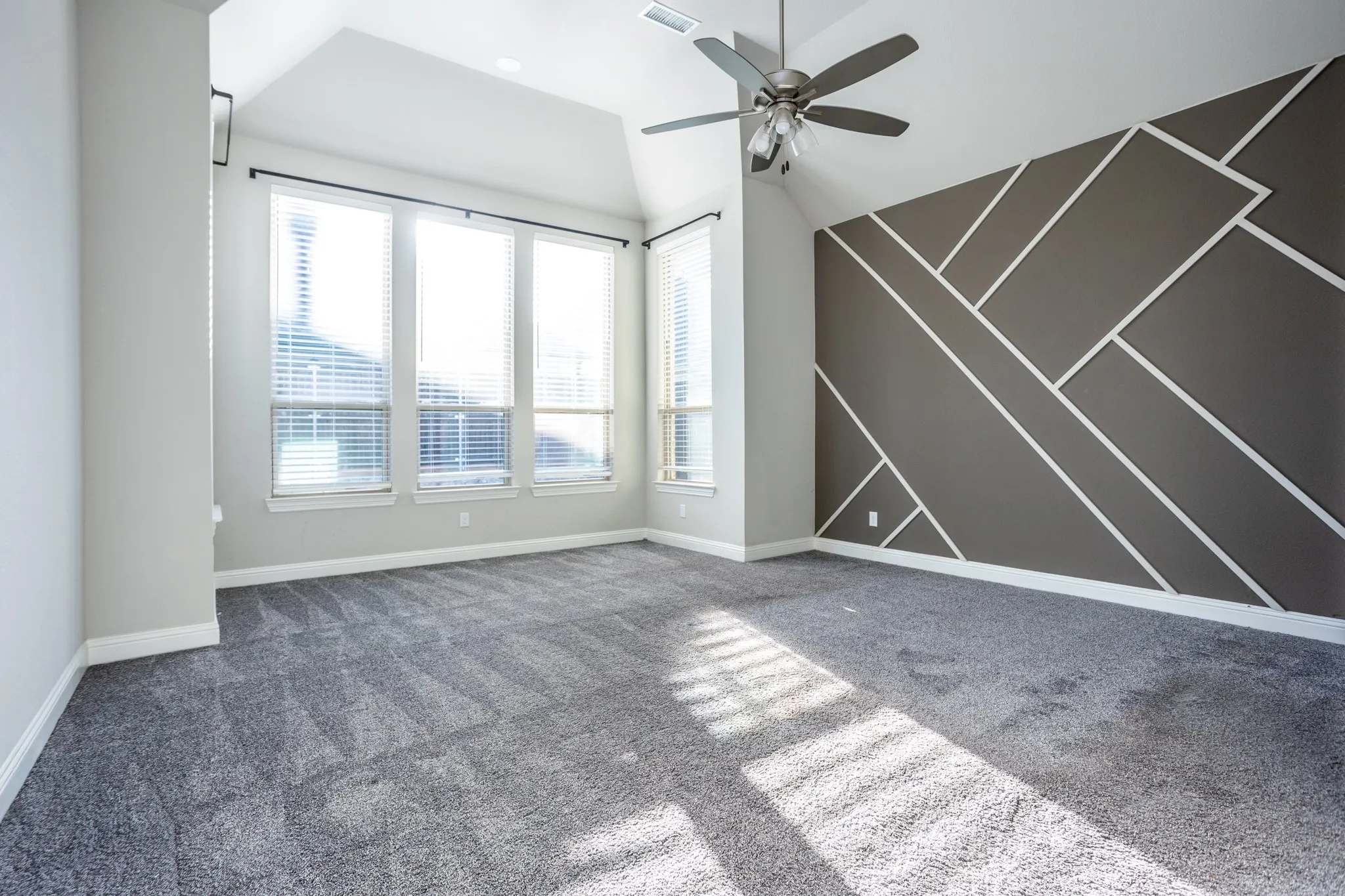 Single Family Residence For Sale in Collin County , 3521 Abingdon Avenue, Melissa, Texas 75454, 4 Bedroom, 4 Bathroom, 3 Garage spaces, 3,061 Sqft, built in 2022, mls#21339071, Real Estate Agent in Melissa, Homes For Sale in Collin county, Homes For Sale in Melissa, Realtor in Melissa Texas, Real Estate Brokerage Independent Realty Texas, Luminita Cordes Realtor